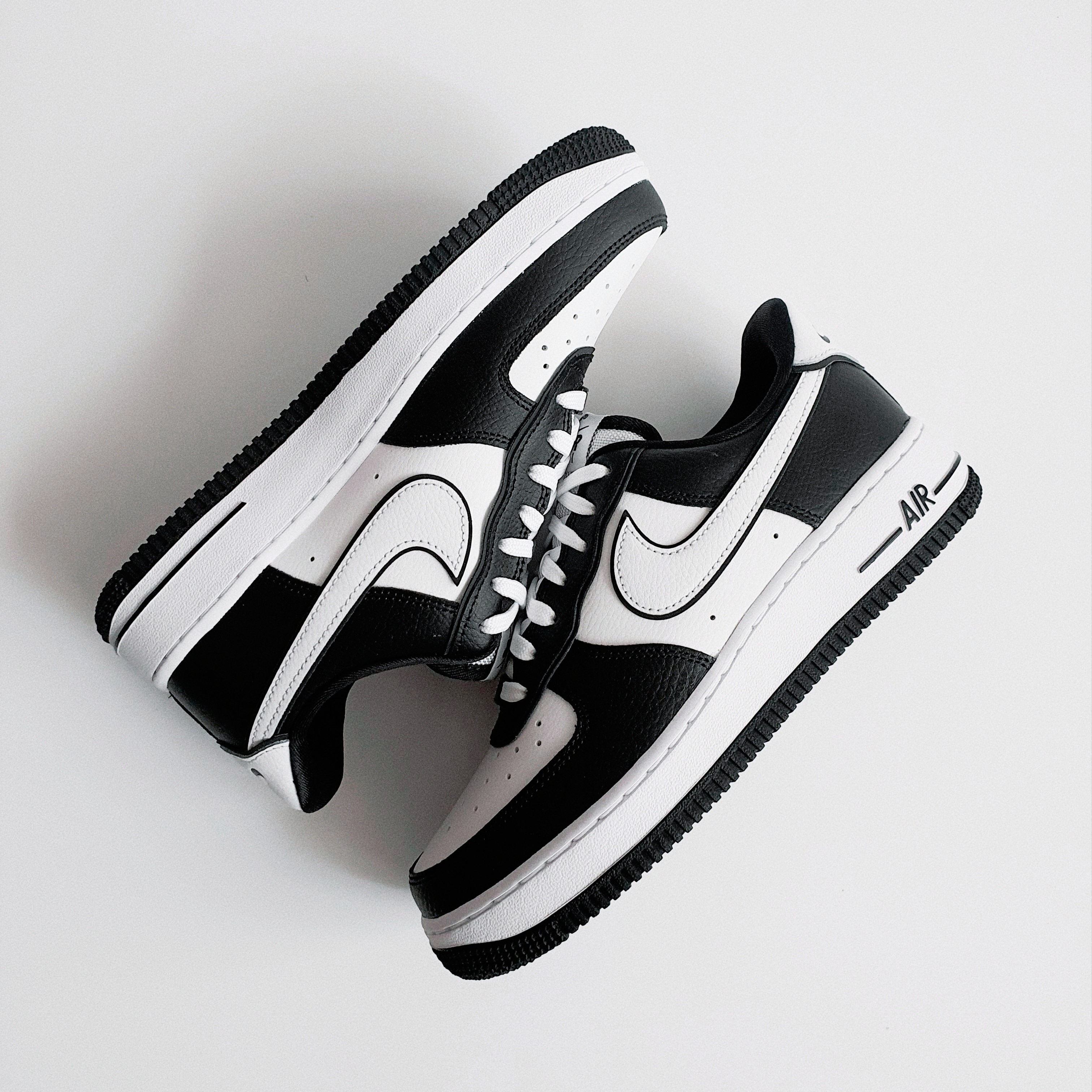 Nike Air Force 1 '07 LV8 White Black 착용 스타일