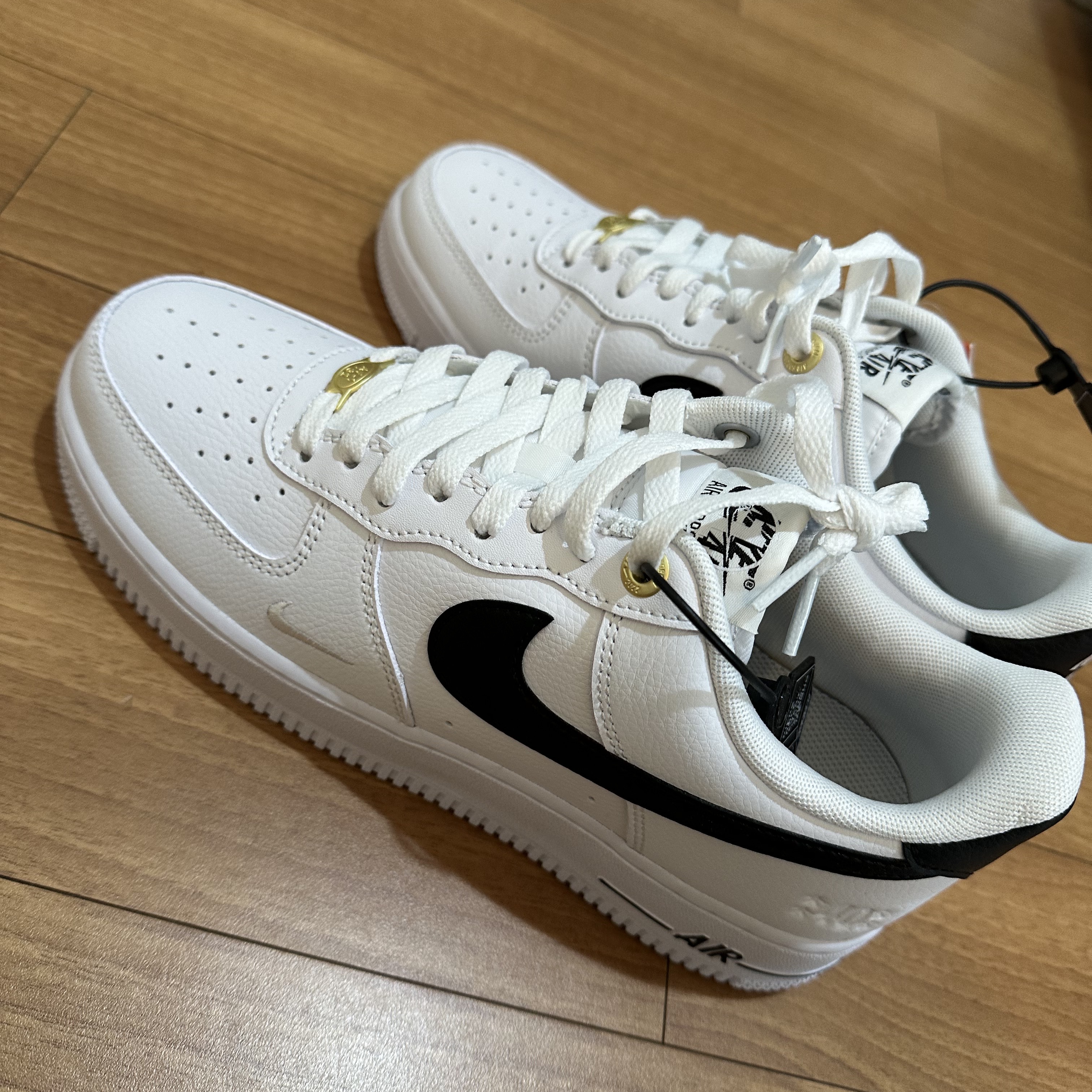 Nike Air Force 1 '07 LV8 40th Anniversary Join Forces White Black 착용 스타일