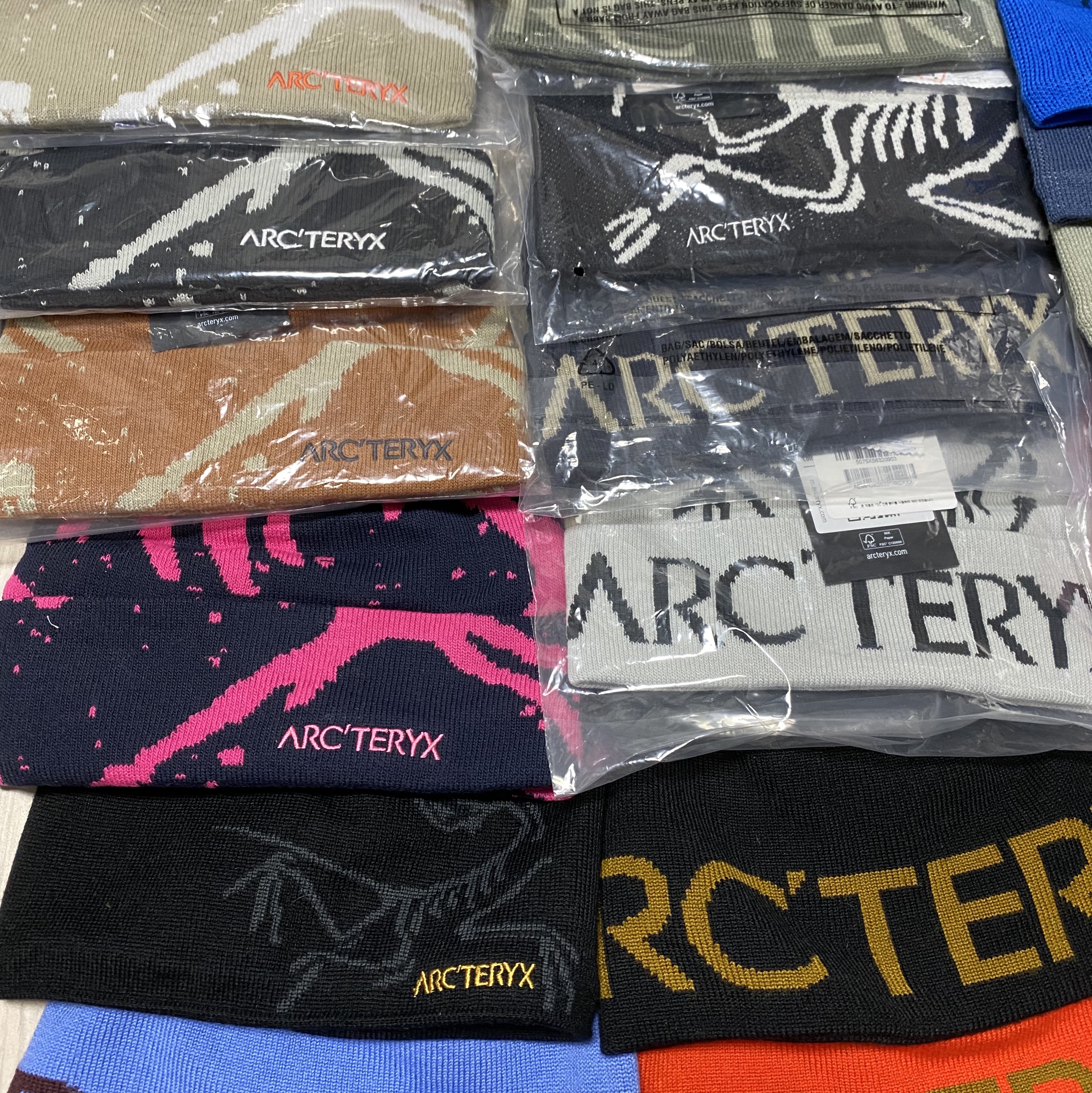Arc'teryx Bird Head Toque Orca, Arc'teryx Bird Word Toque Black Sapphire 착용 스타일 - 3