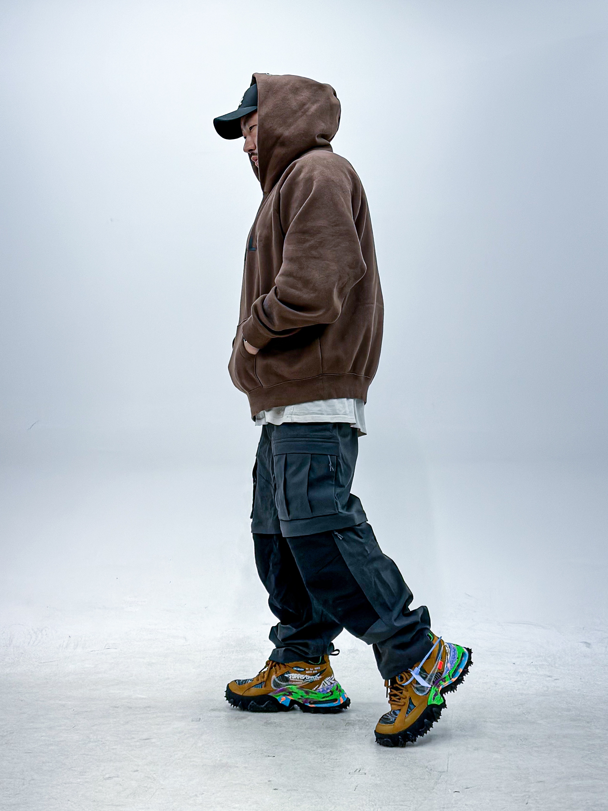 Essentials Logo Hoodie Brown/Rain Drum - Ssense Exclusive, Nike ACG Smith Summit Cargo Pants Dark Smoke Grey - Asia 착용 스타일 - 1