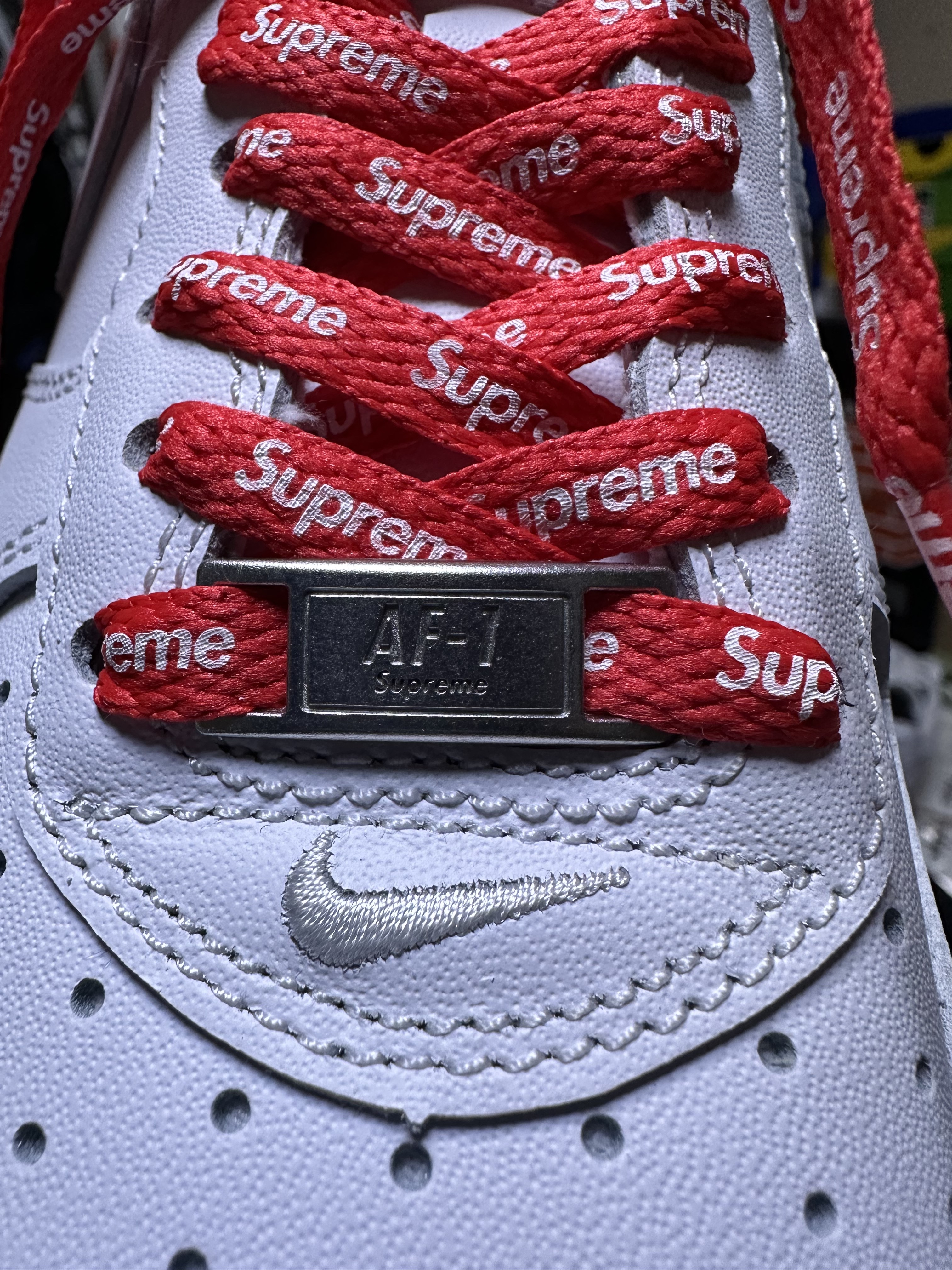 Nike x Supreme Air Force 1 Low White 착용 스타일 - 2
