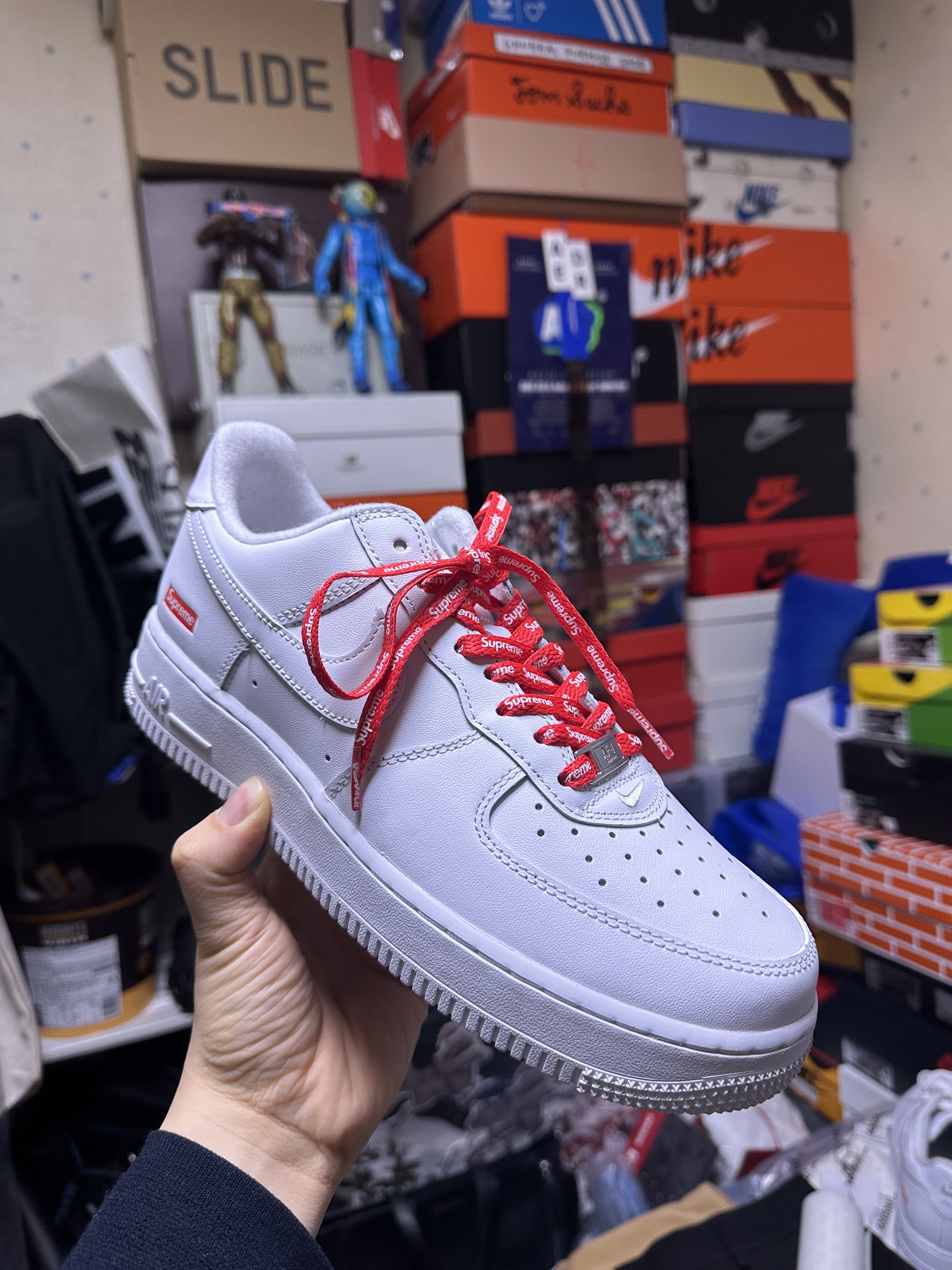 Nike x Supreme Air Force 1 Low White 착용 스타일 - 1