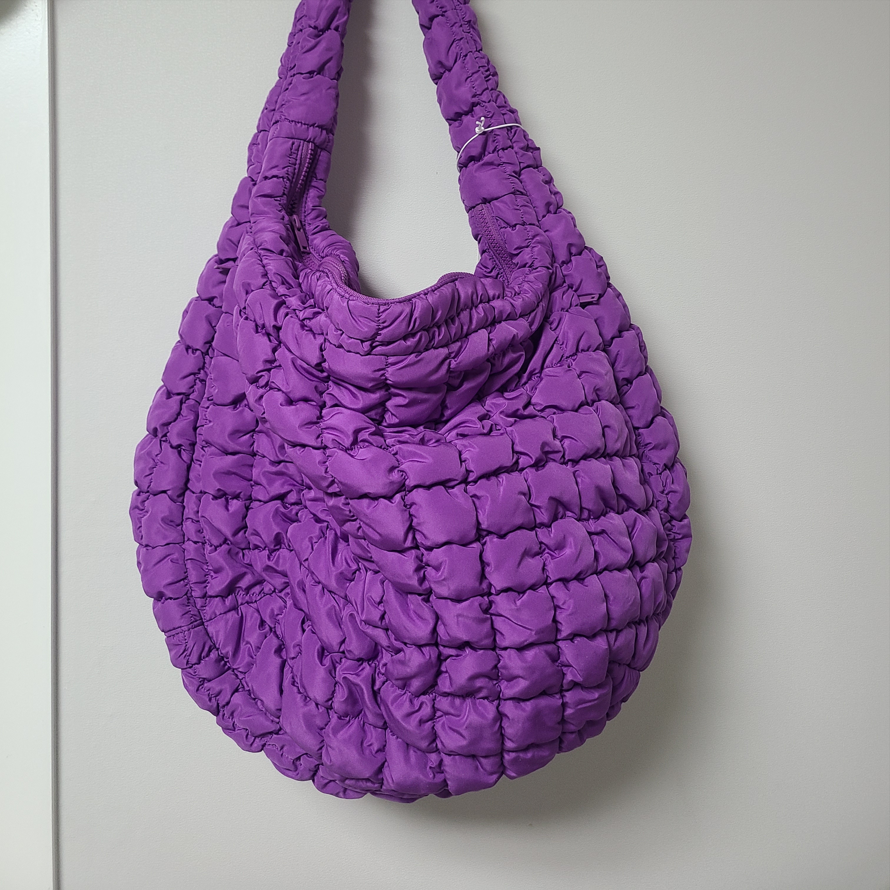COS Quilted Oversized Shoulder Bag Purple 착용 스타일