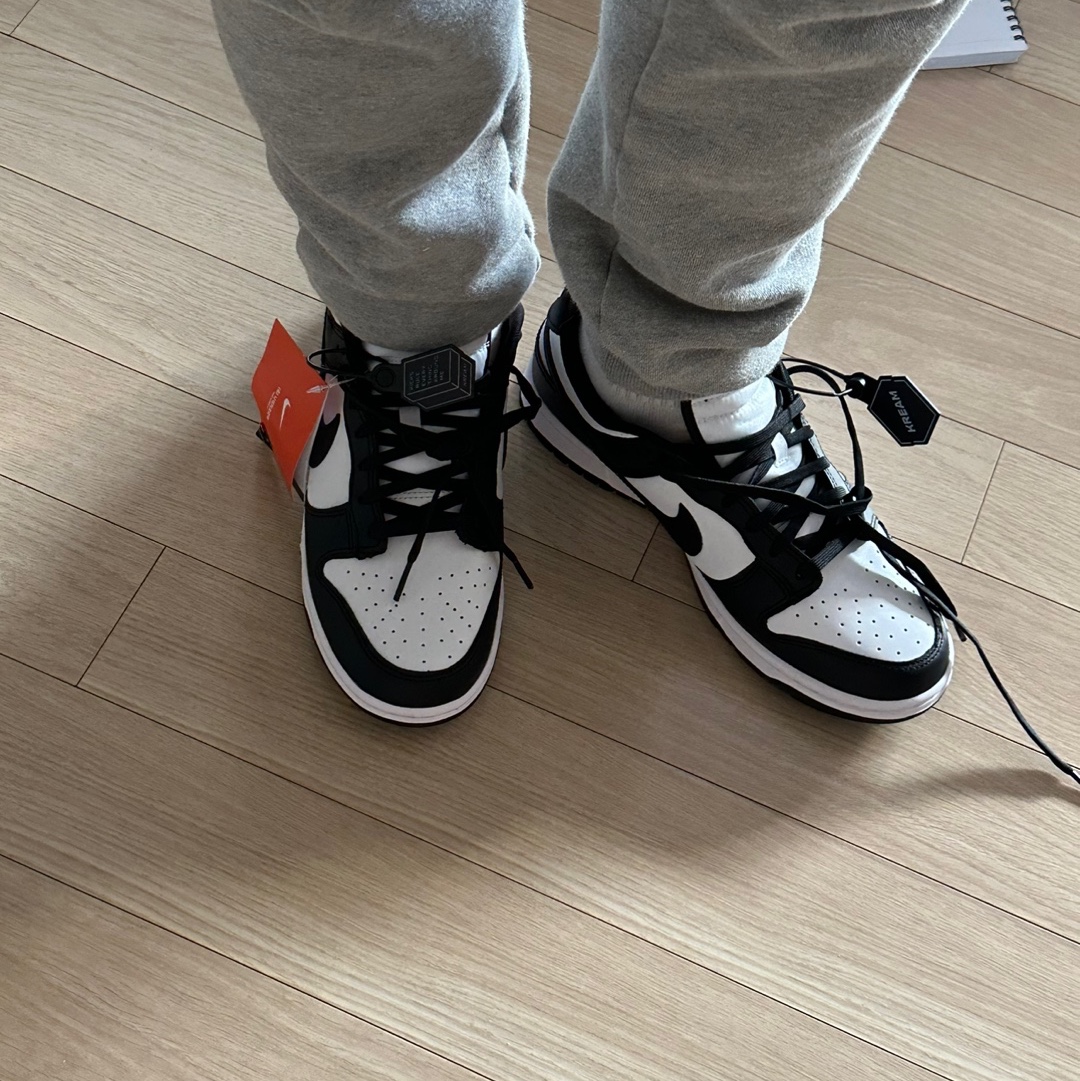 Nike Dunk Low Retro Black 착용 스타일 - 1