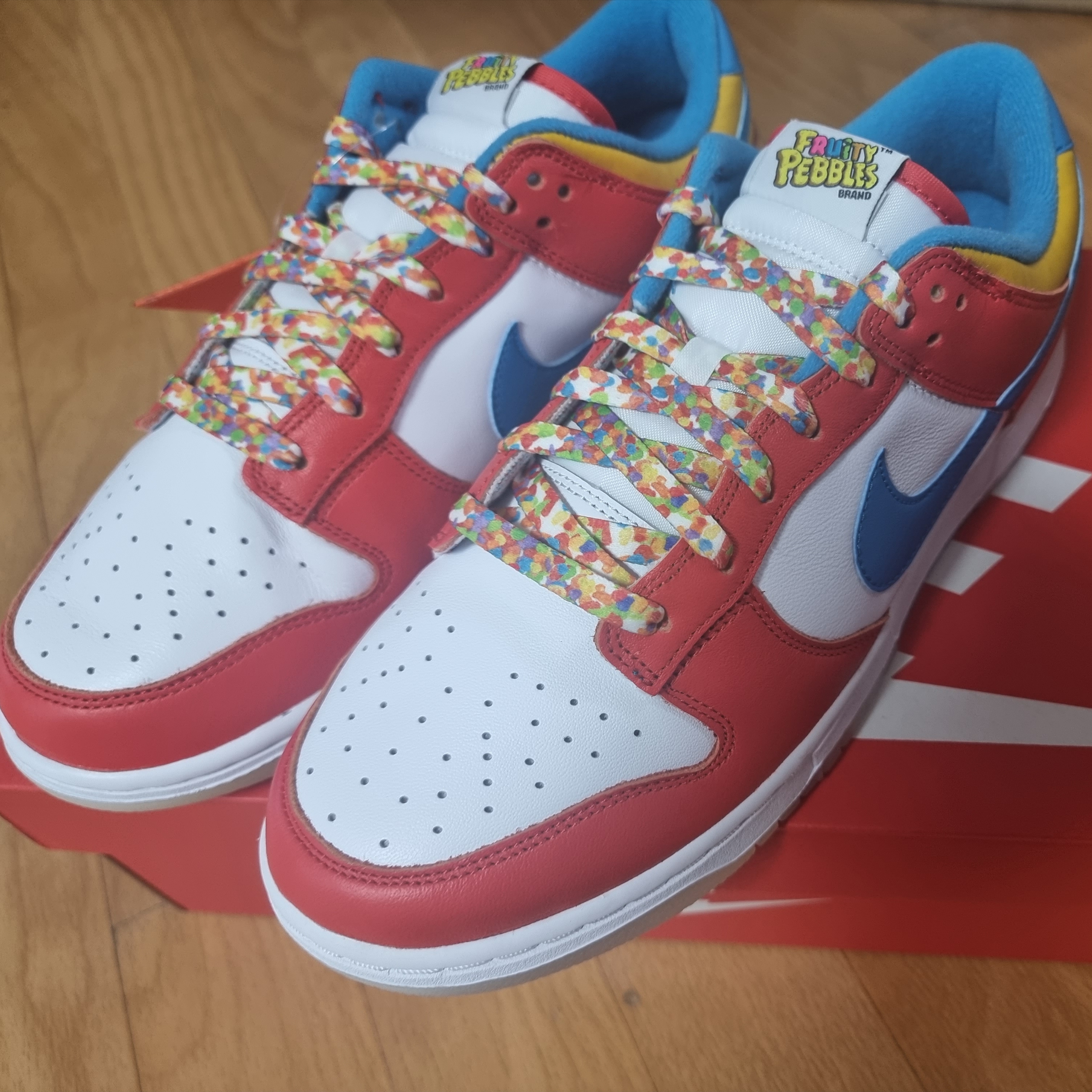 Nike x LeBron James x Fruity Pebbles Dunk Low QS Habanero Red 착용 스타일 - 1