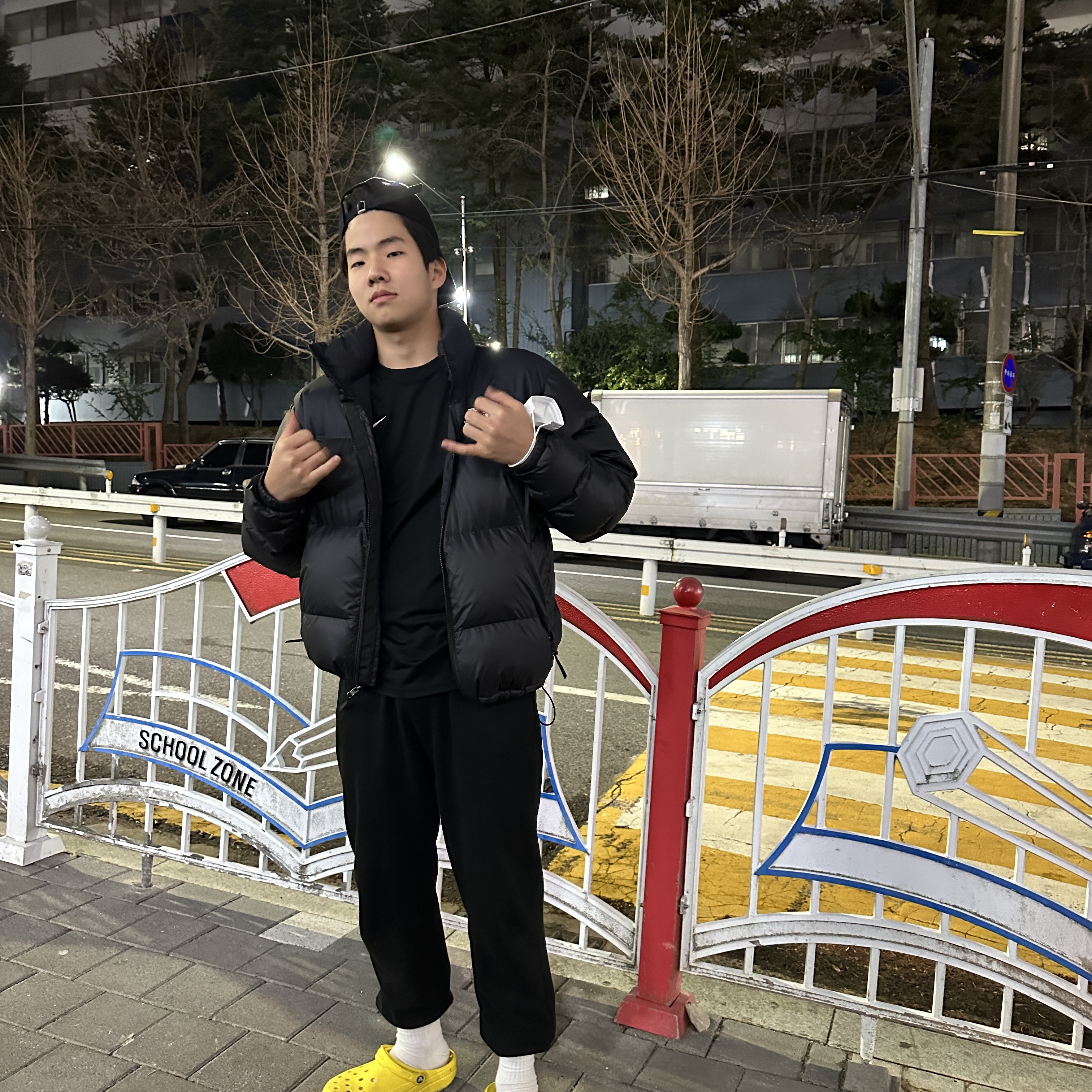 Ader Error x Zara Pleated Cap Black, The North Face 1996 Eco Nuptse Jacket Black 착용 스타일 - 1