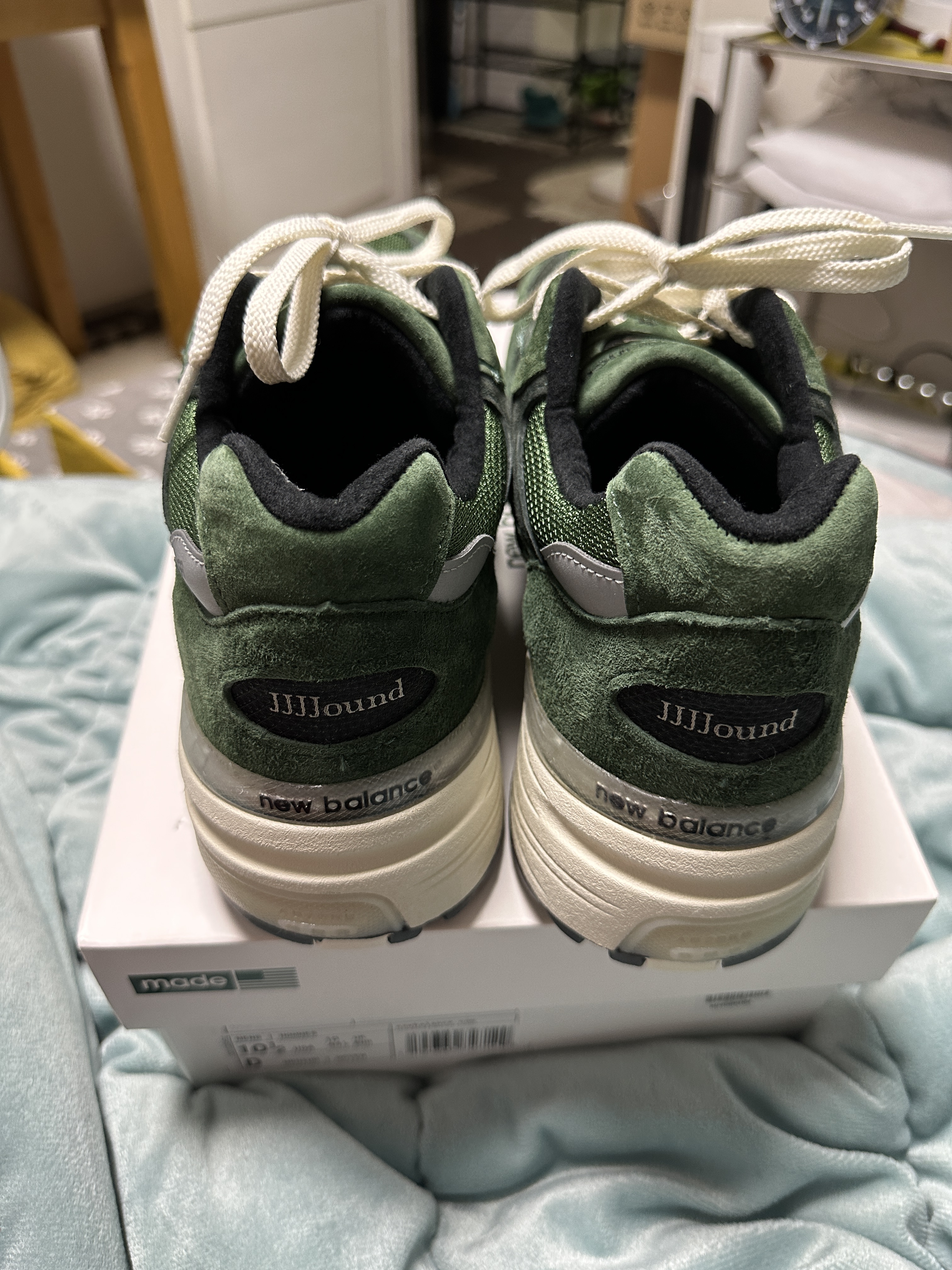 New Balance x JJJJound 992 Made in USA Mossy Green 착용 스타일