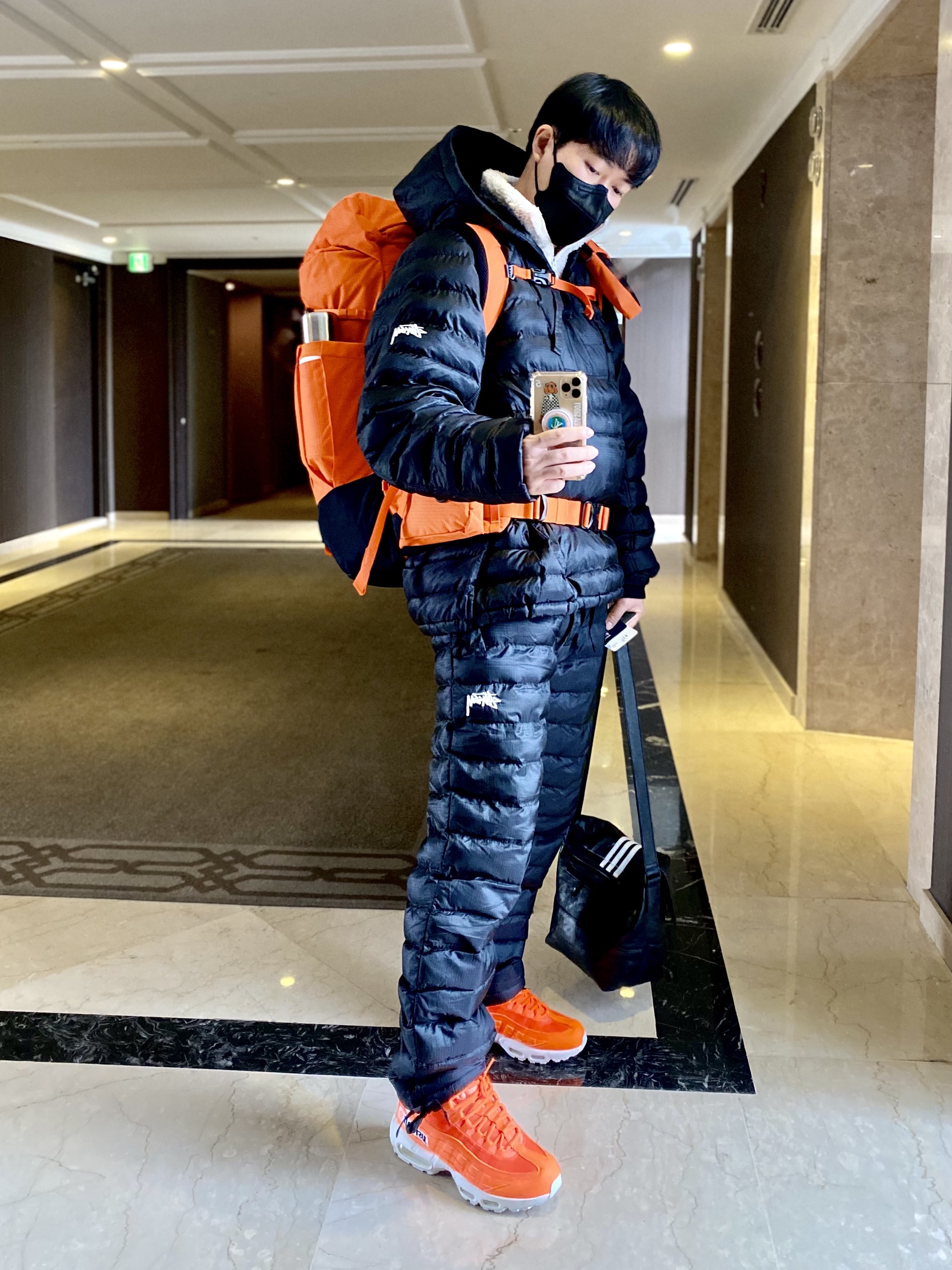 Nike Air Max 95 Just Do It Pack Orange, Nike ACG 36 Backpack Safety Orange 착용 스타일