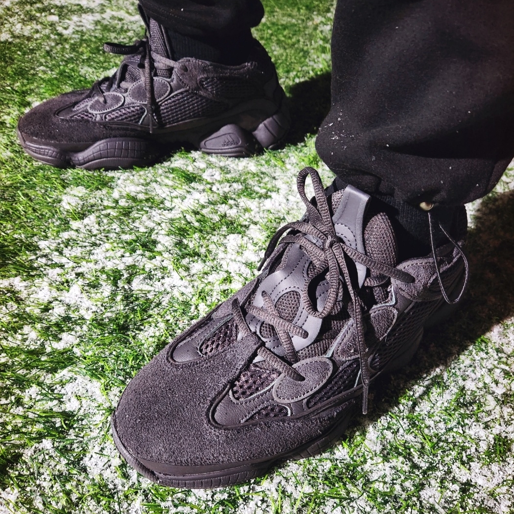 Adidas Yeezy 500 Utility Black 2018/2020 착용 스타일 - 5