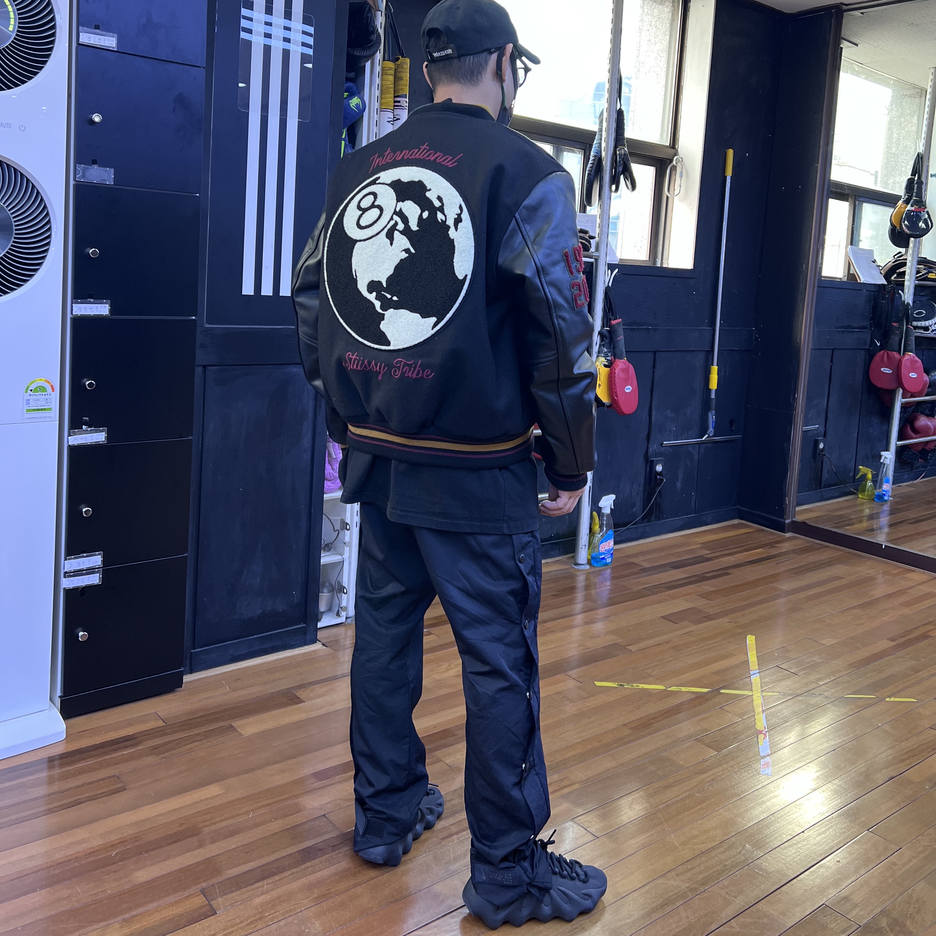 Stussy 40th Anniversary IST Jacket (Ny.LT.La), Nike x Fear of God Warm Up Pants Off Noir 착용 스타일 - 2