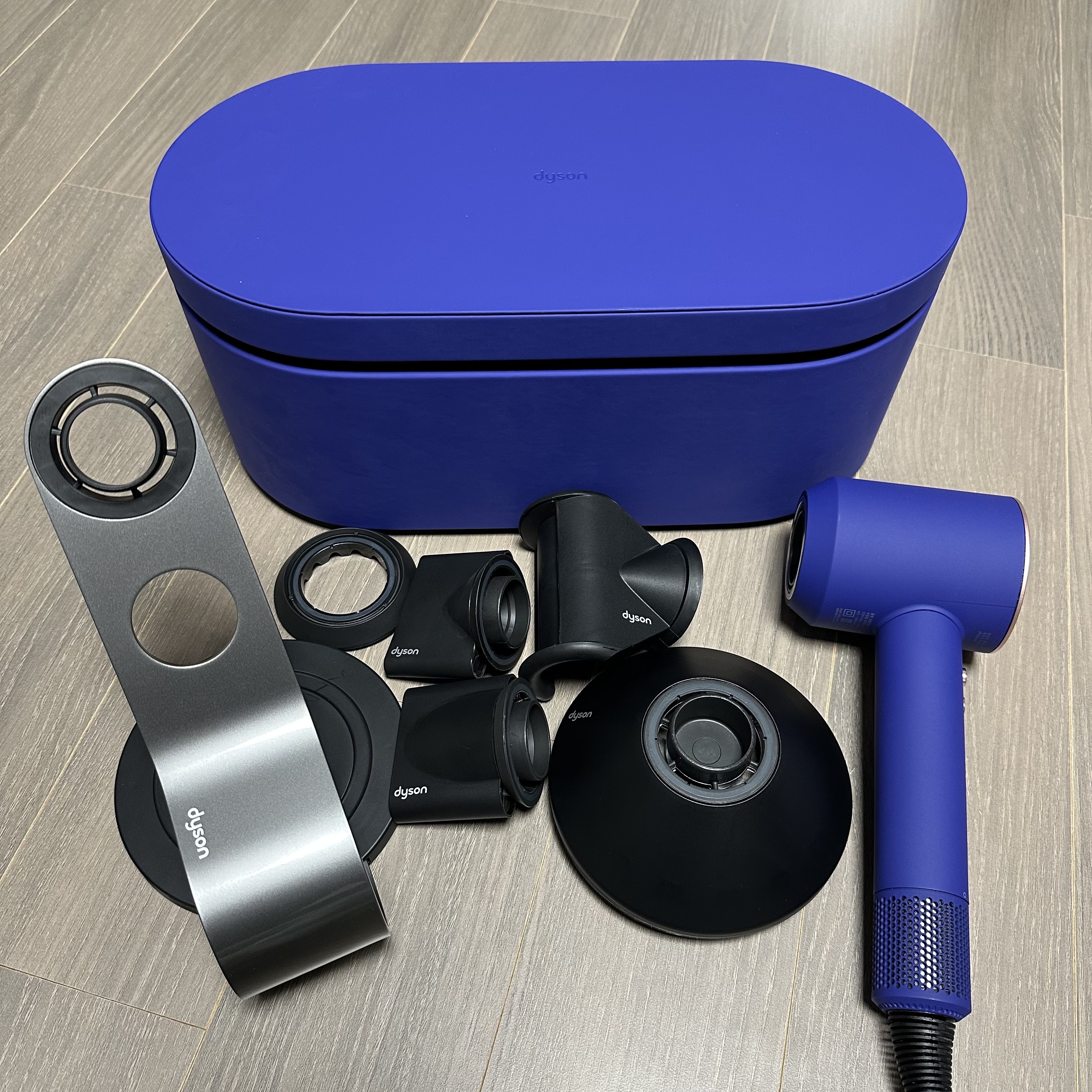Dyson Supersonic Hair Dryer Vinca Blue Rose (Korean Ver.) 착용 스타일 - 1