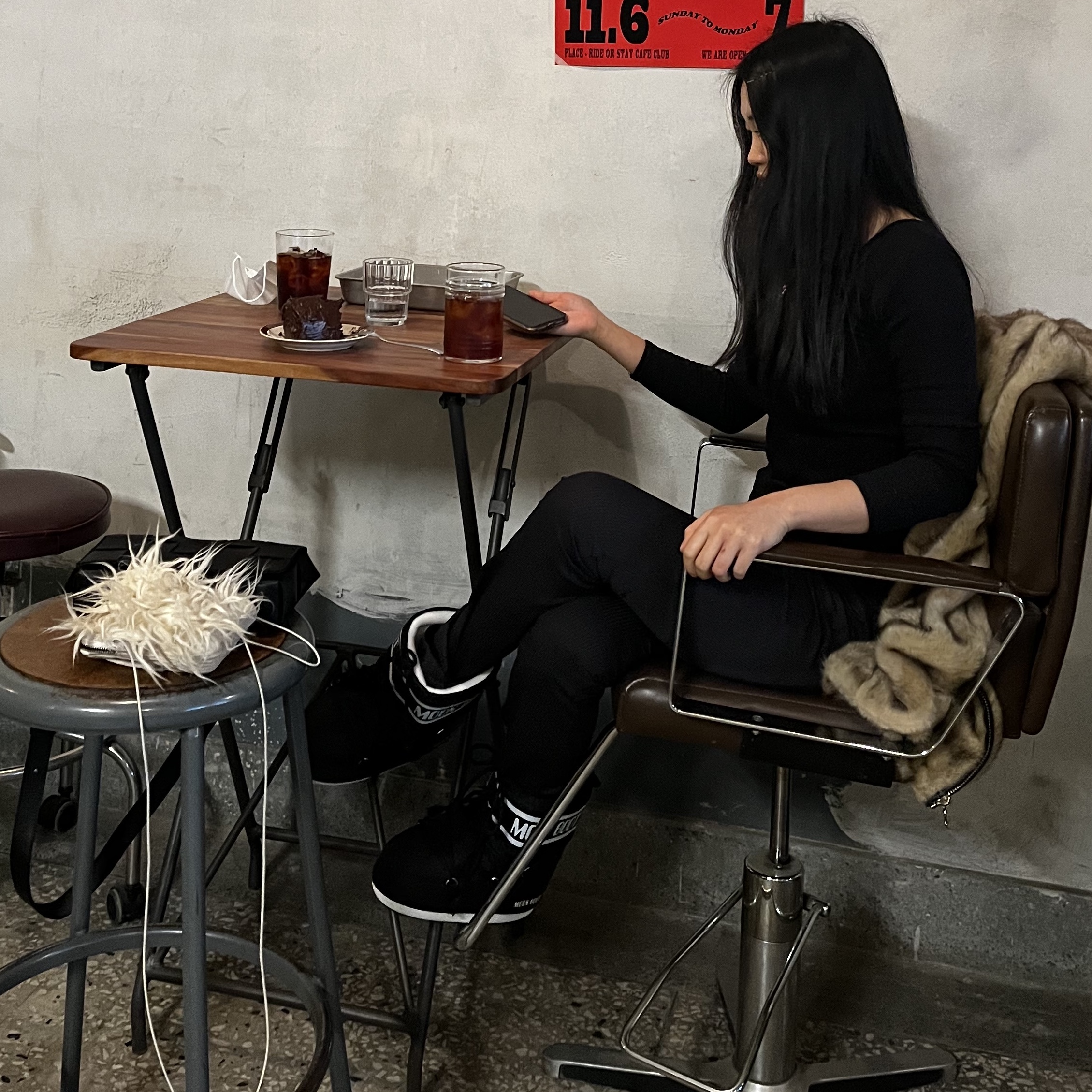 (W) Moon Boot Icon Low Nylon Boots Black 착용 스타일 - 2
