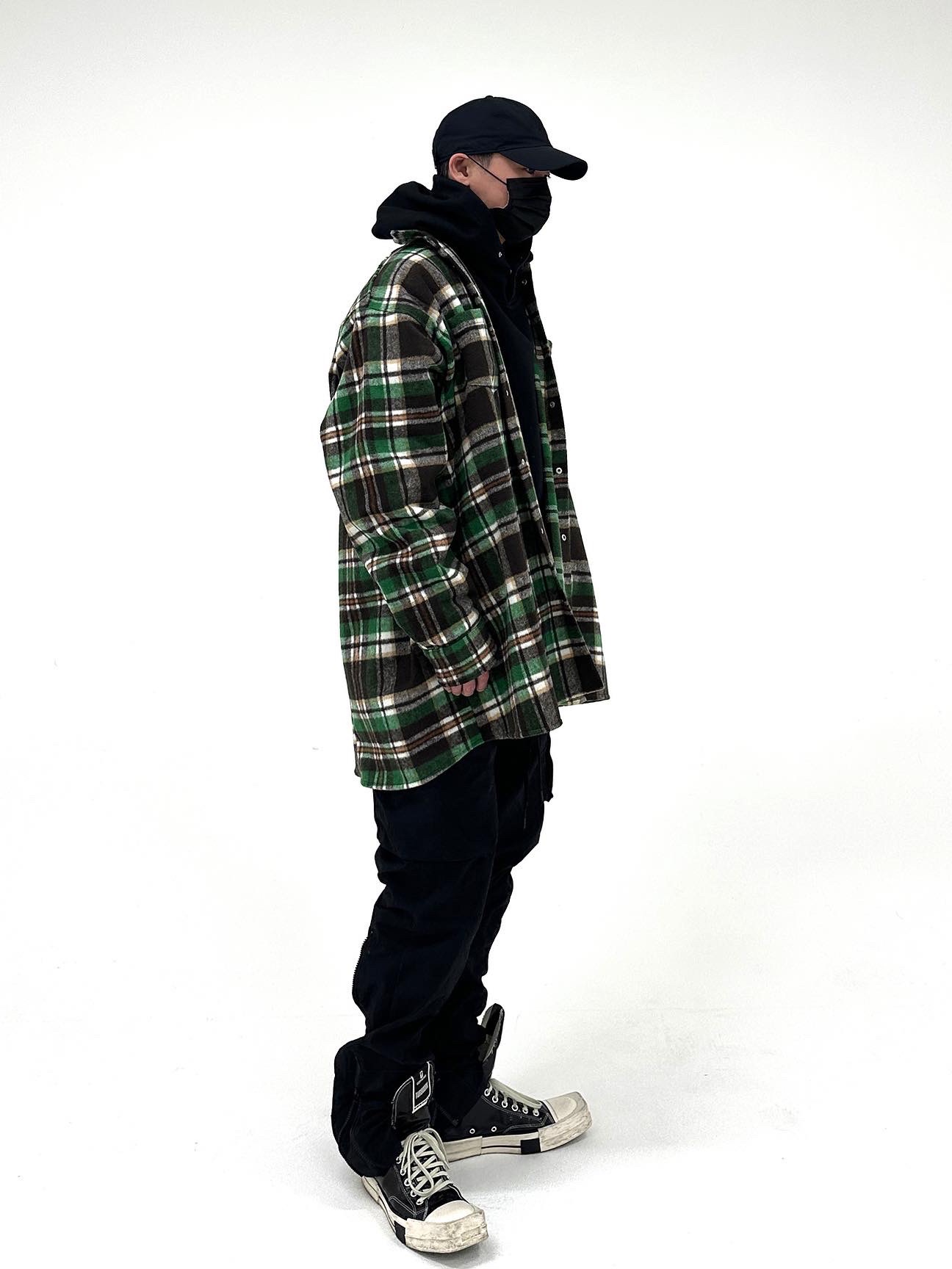 Converse x Drkshdw Turbodrk Chuck 70 Hi Black Lacquered Denim 착용 스타일 - 2