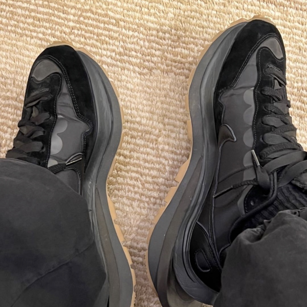 Nike x Sacai VaporWaffle Black and Gum 착용 스타일
