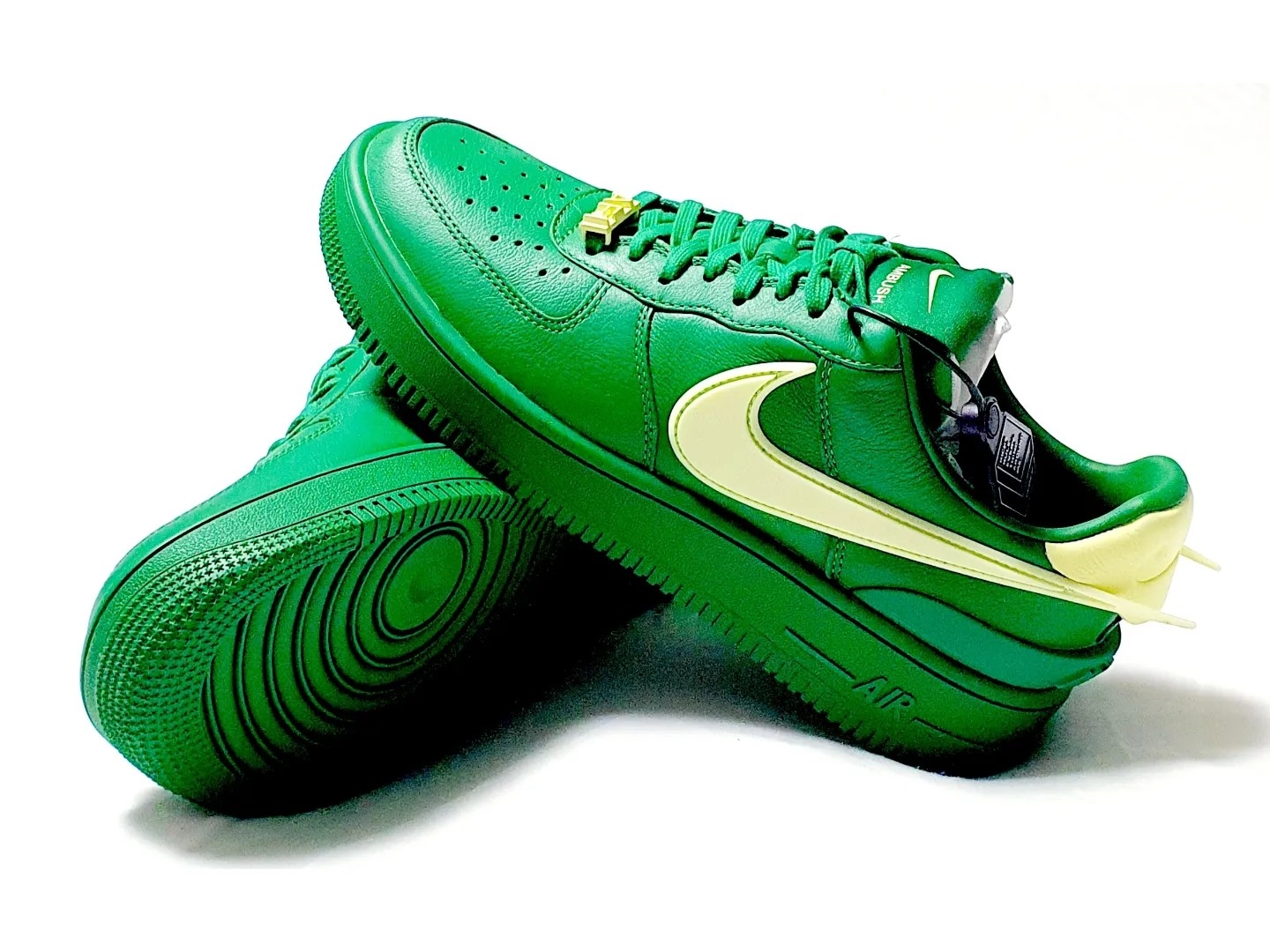 Nike x Ambush Air Force 1 Low SP Pine Green and Citron 착용 스타일 - 3