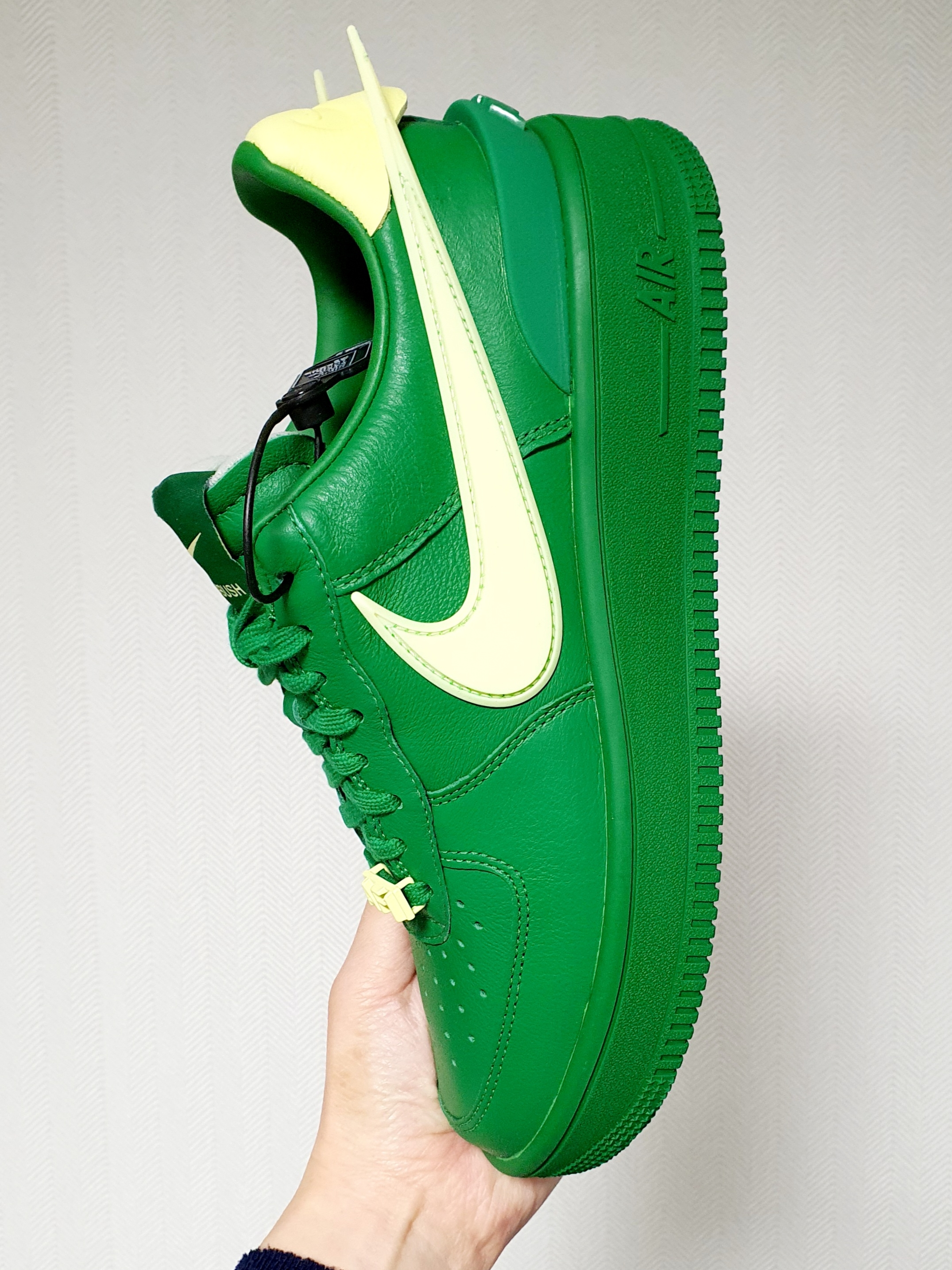 Nike x Ambush Air Force 1 Low SP Pine Green and Citron 착용 스타일