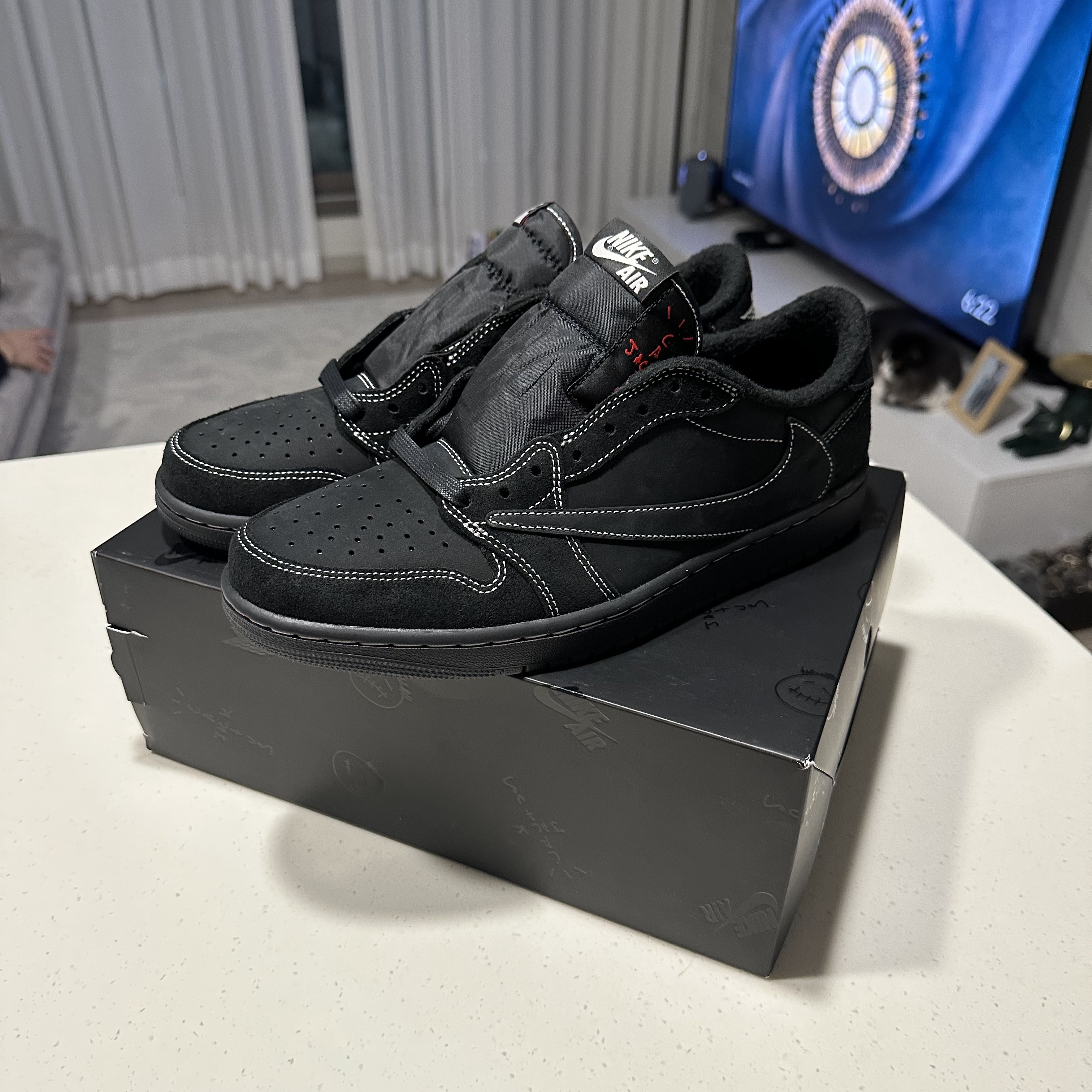 Jordan 1 x Travis Scott Retro Low OG SP Black Phantom 착용 스타일