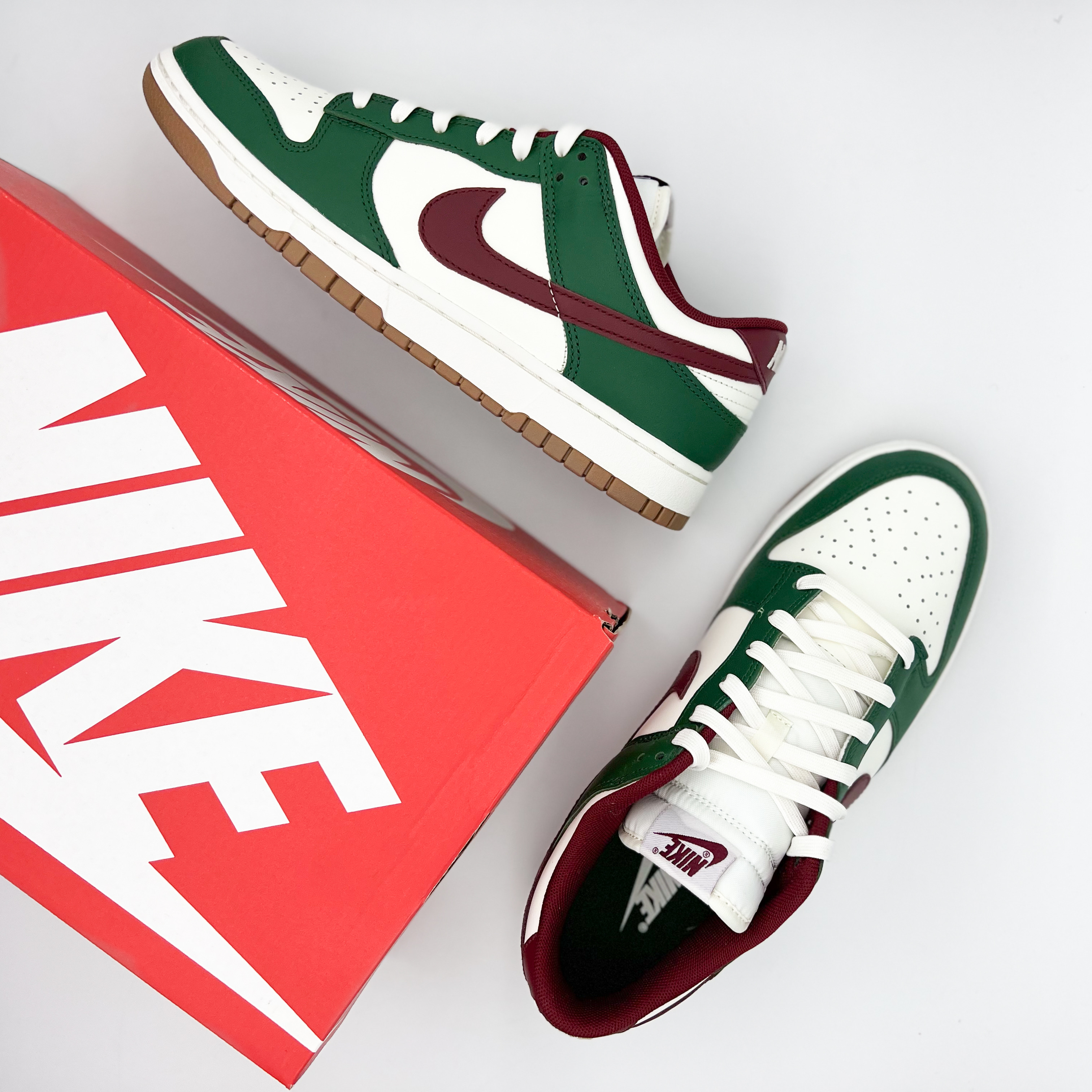 Nike Dunk Low George Green and Team Red 착용 스타일 - 5