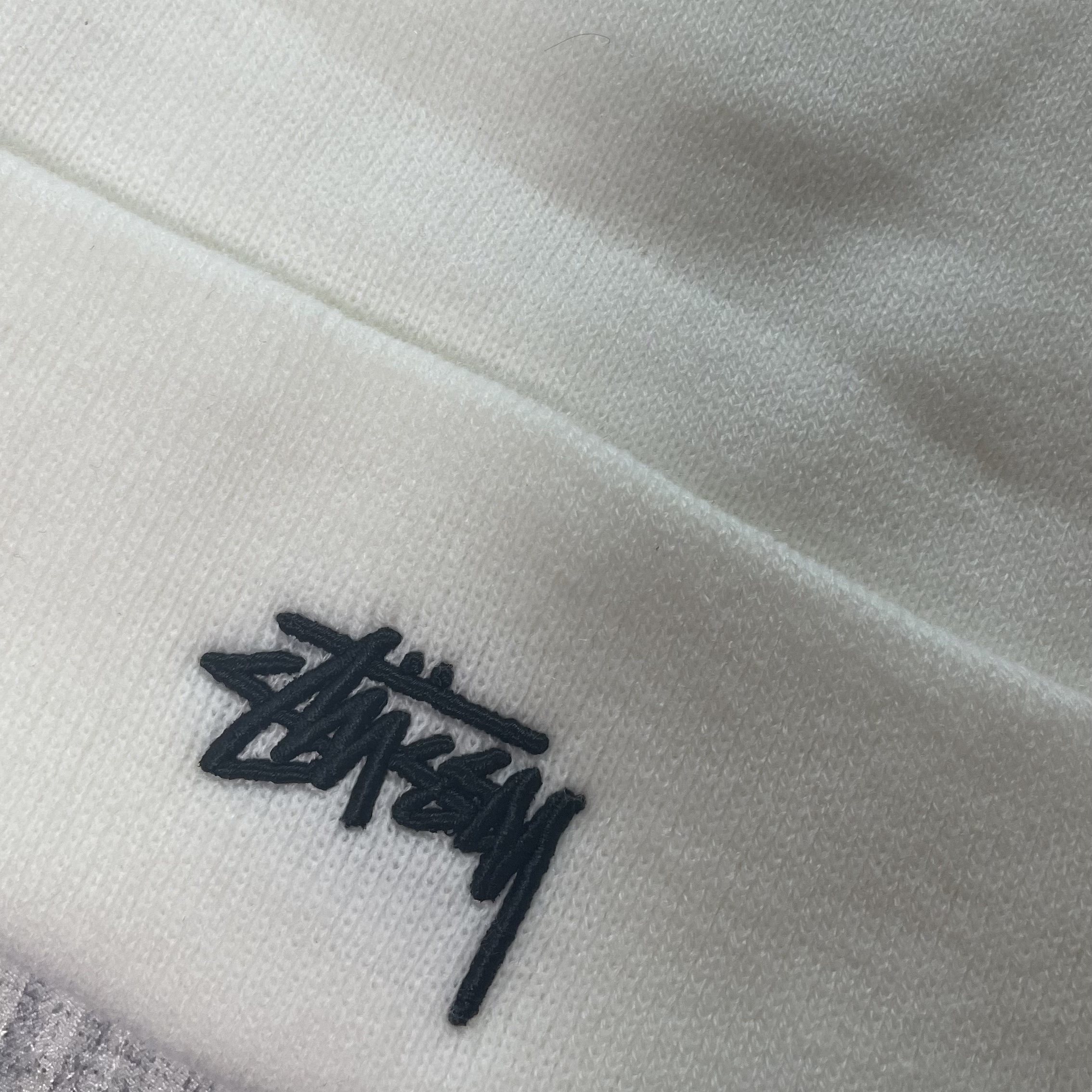 Nike x Stussy NRG Cuffed Beanie Summit White 착용 스타일