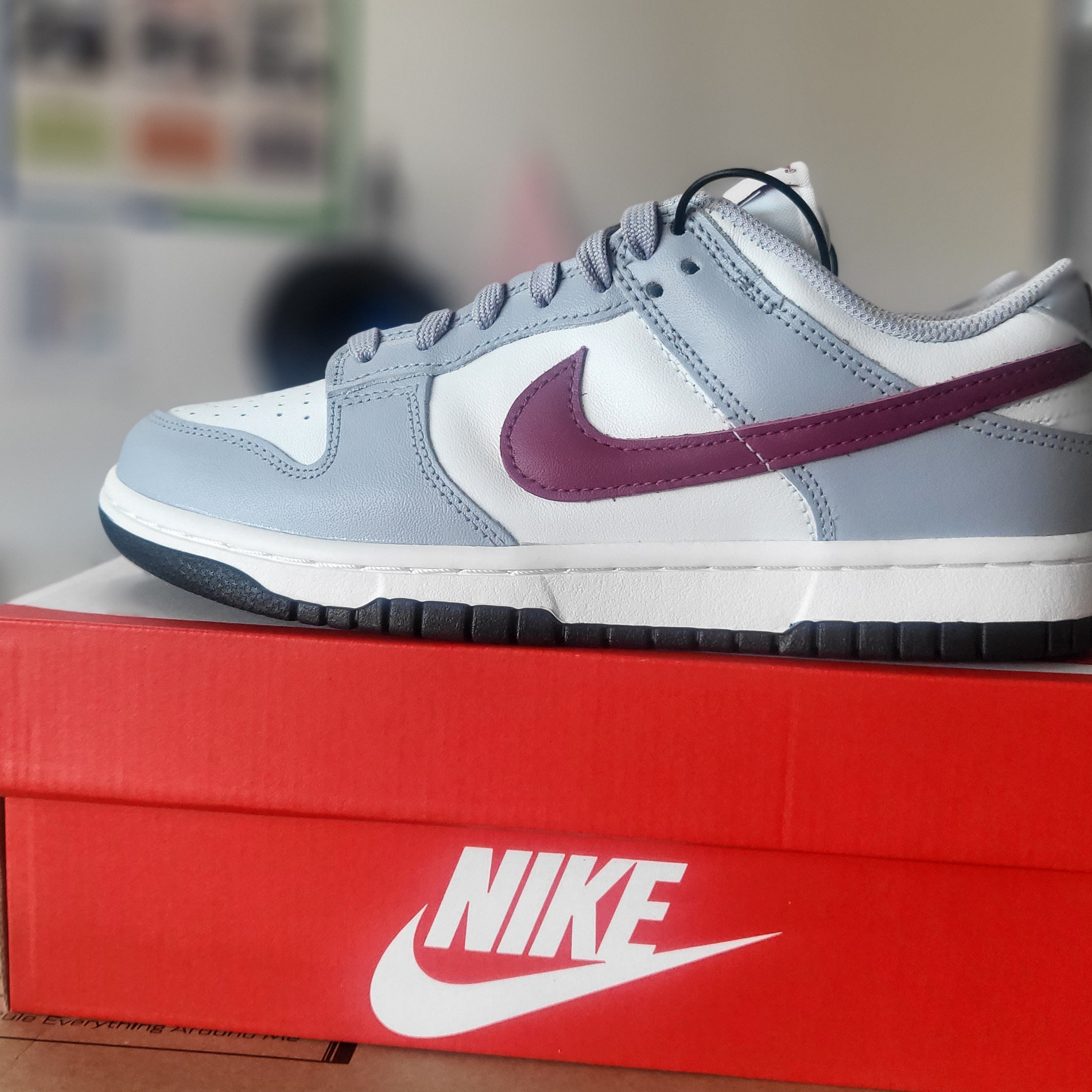 (W) Nike Dunk Low Wolf Grey Rosewood 착용 스타일 - 2