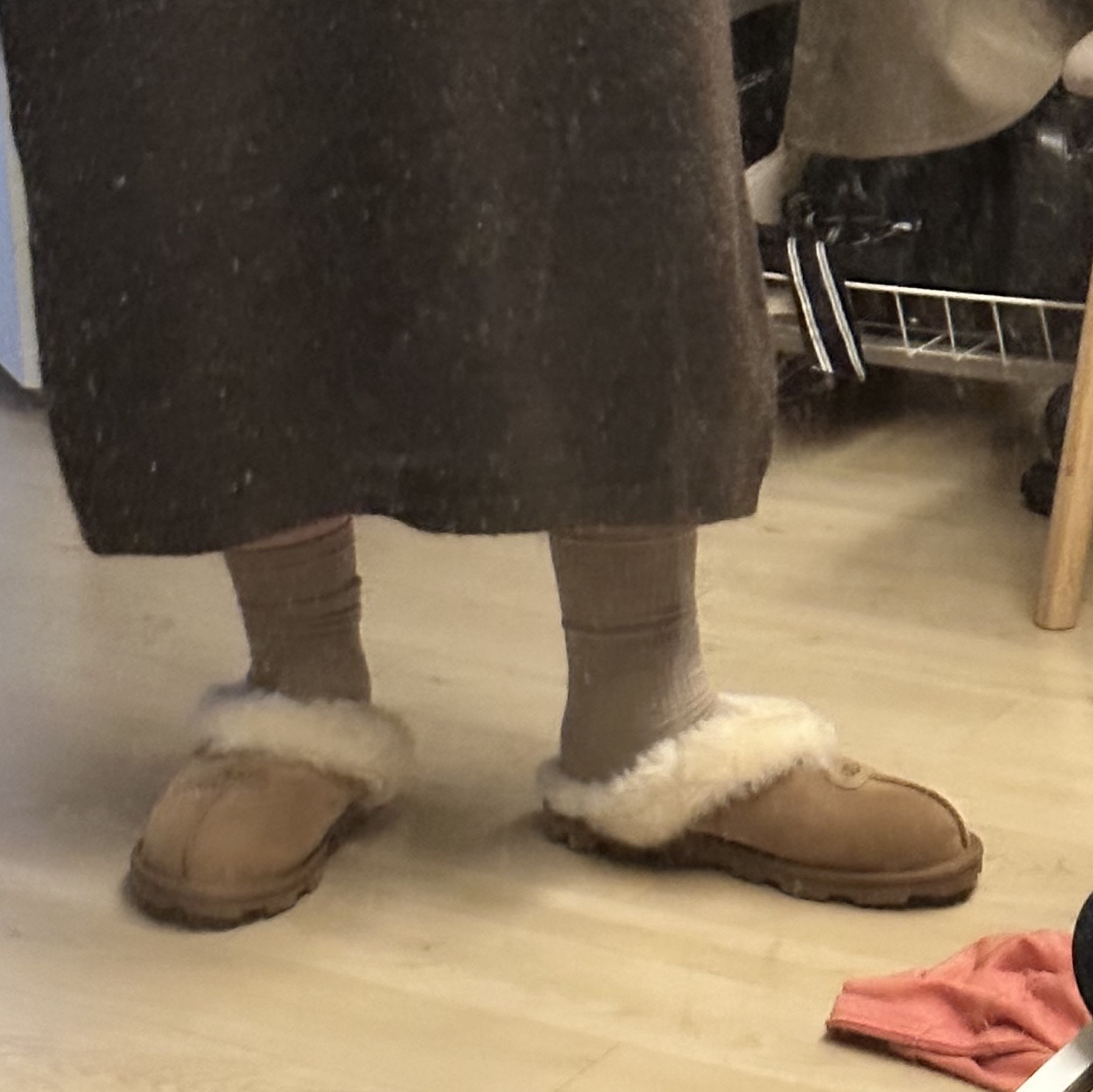 (W) UGG Coquette Slipper Chestnut 착용 스타일