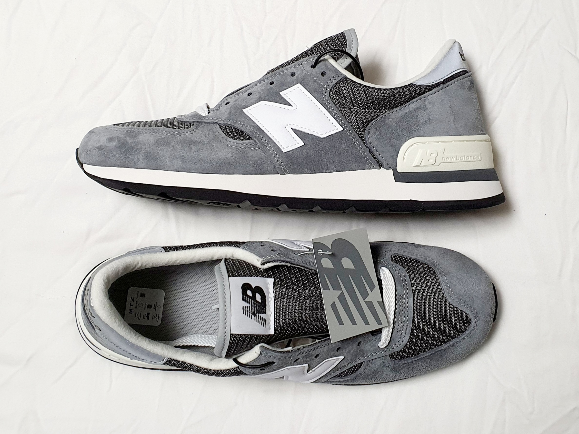 New Balance 990v1 Made in USA Grey White 착용 스타일 - 4