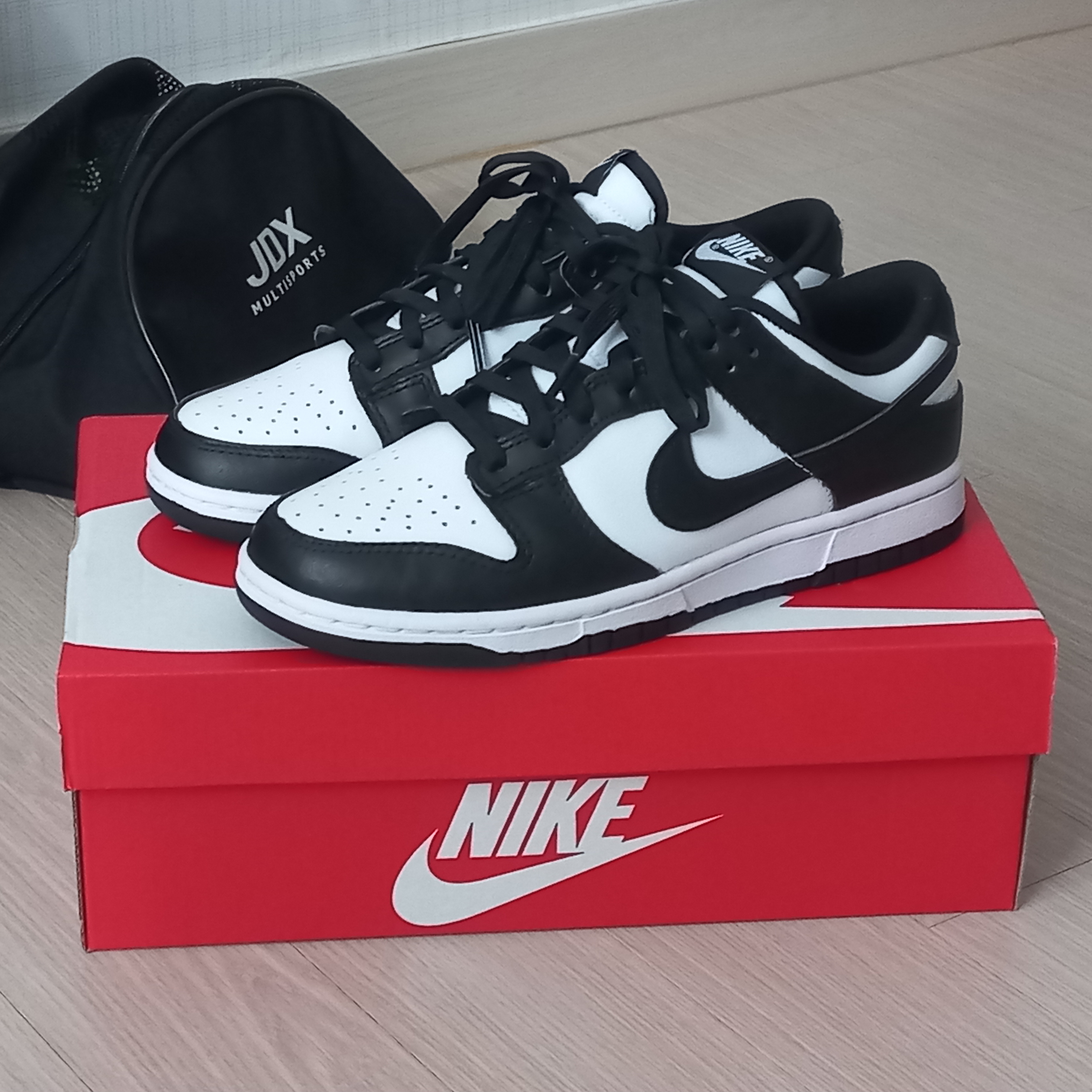 Nike Dunk Low Retro Black 착용 스타일