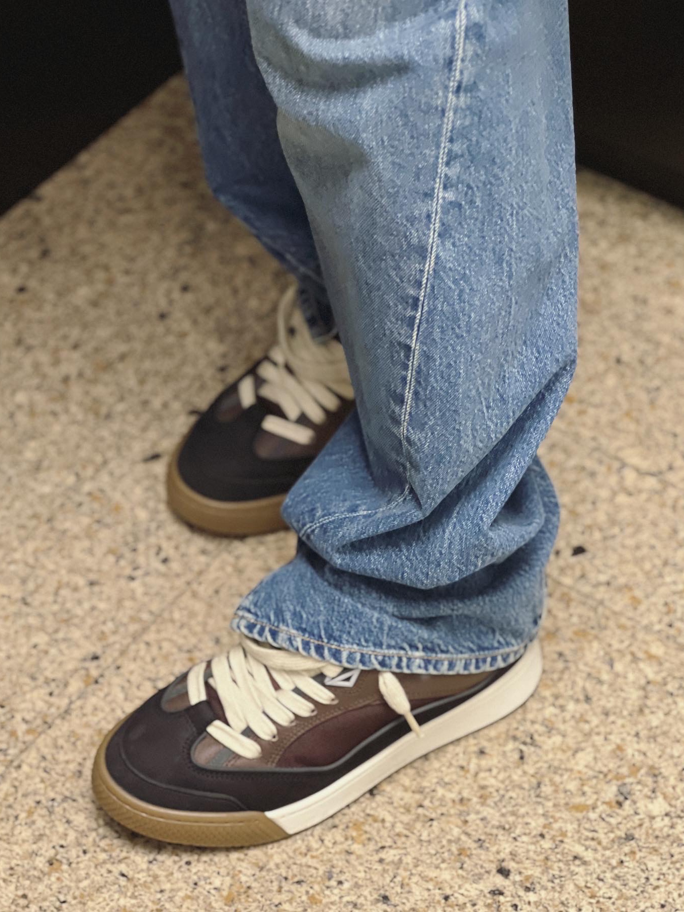 Stussy x Dries Van Noten Varsity Jacket Black, Dior x Cactus Jack B713 Sneakers Mocha Black 착용 스타일 - 2