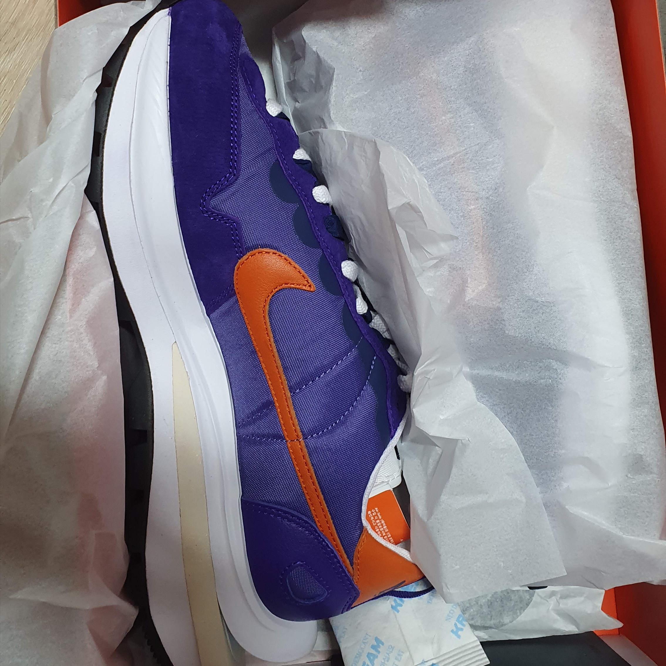 Nike x Sacai VaporWaffle Dark Iris 착용 스타일
