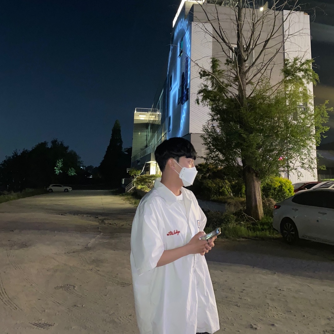 Jordan x Union Mechanic Shirt Platinum 착용 스타일