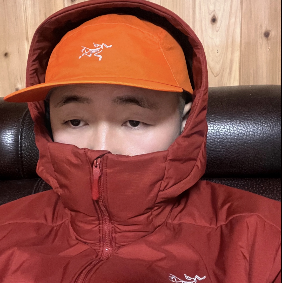 Arc'teryx Atom AR Hoody Bordeaux, Arc'teryx Norvan Cap Phenom 착용 스타일