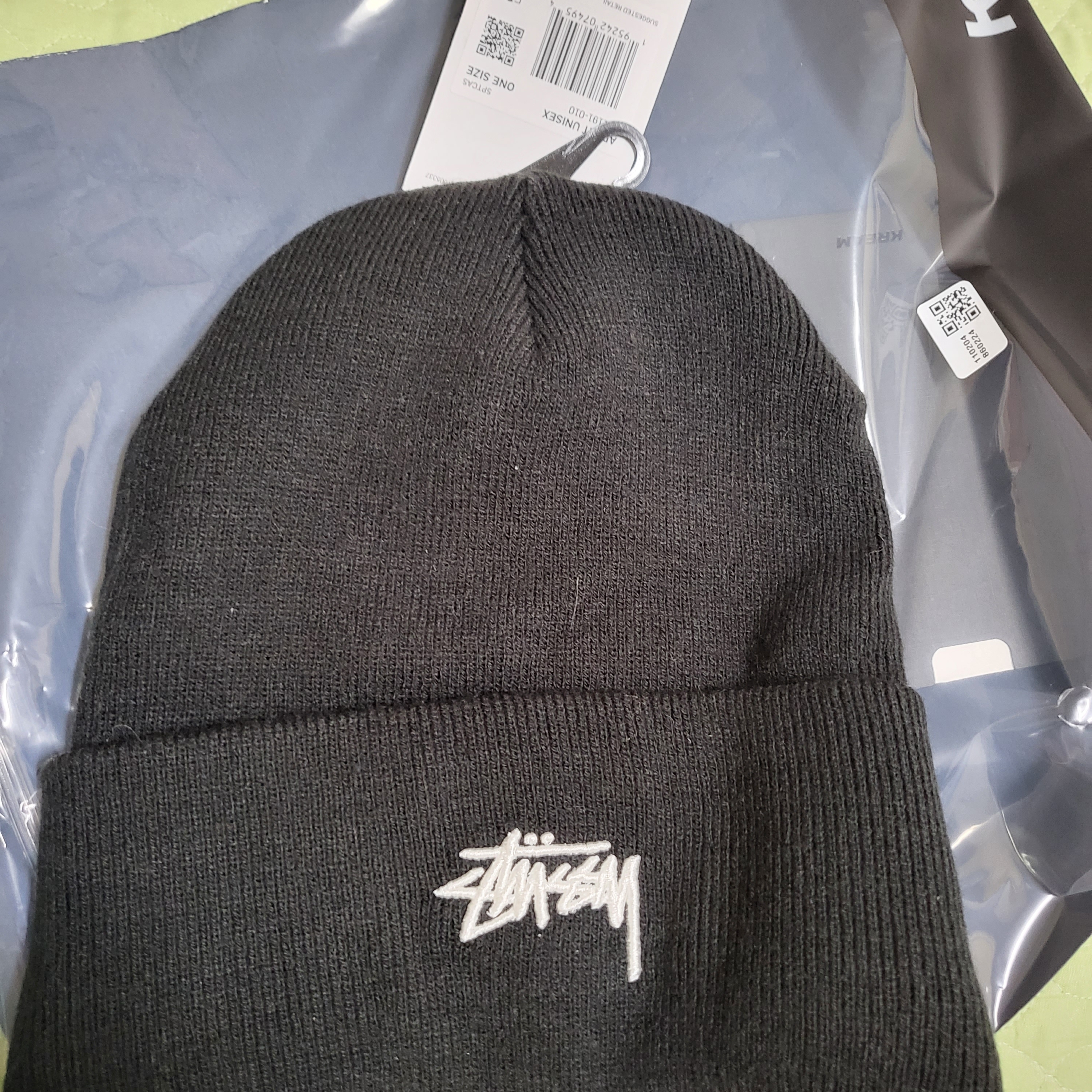 Nike x Stussy NRG Cuffed Beanie Black 착용 스타일