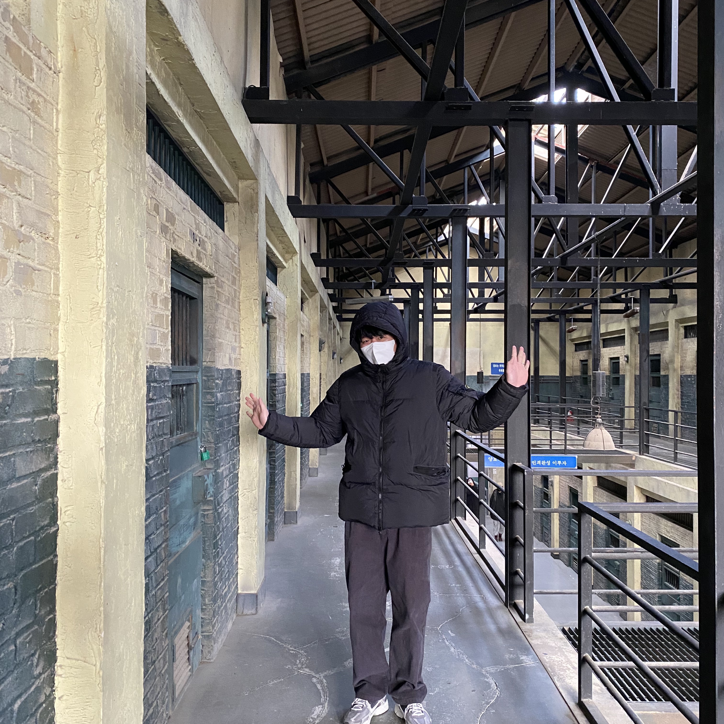 Stone Island 40223 Garment Dyed Crinkle Reps Down Jacket Black - 22FW, (W) Nike Zoom Vomero 5 Cobblestone and Flat Pewter 착용 스타일