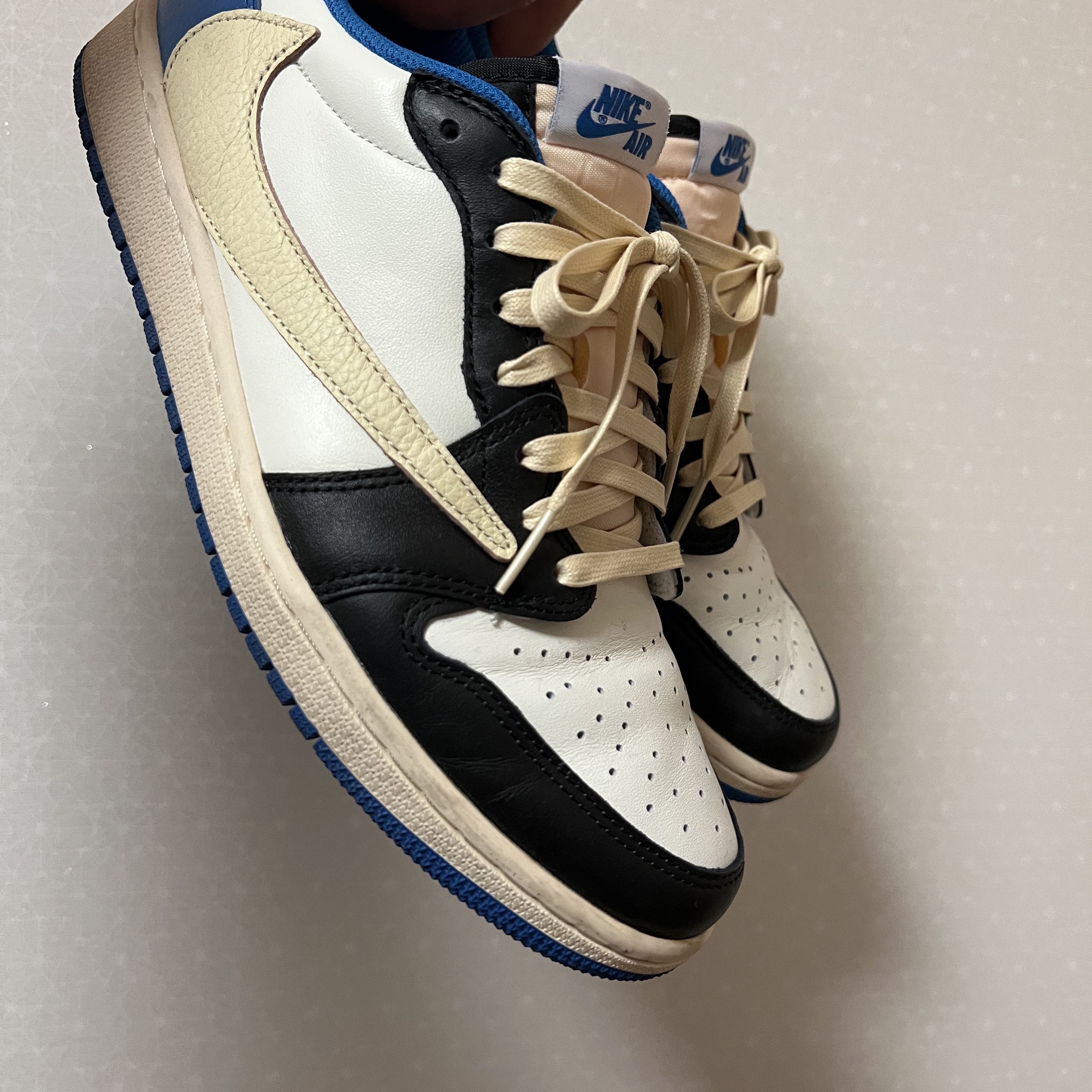 Jordan 1 x Travis Scott x Fragment Retro Low OG SP Military Blue 착용 스타일