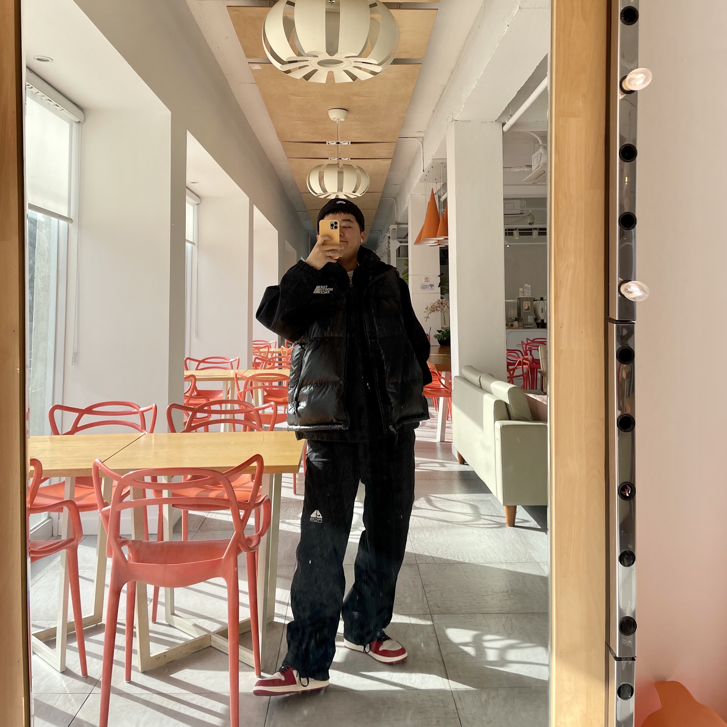 Jordan 1 Retro High OG Chicago 2022, Supreme x Nike ACG Belted Denim Pants Black - 22FW 착용 스타일