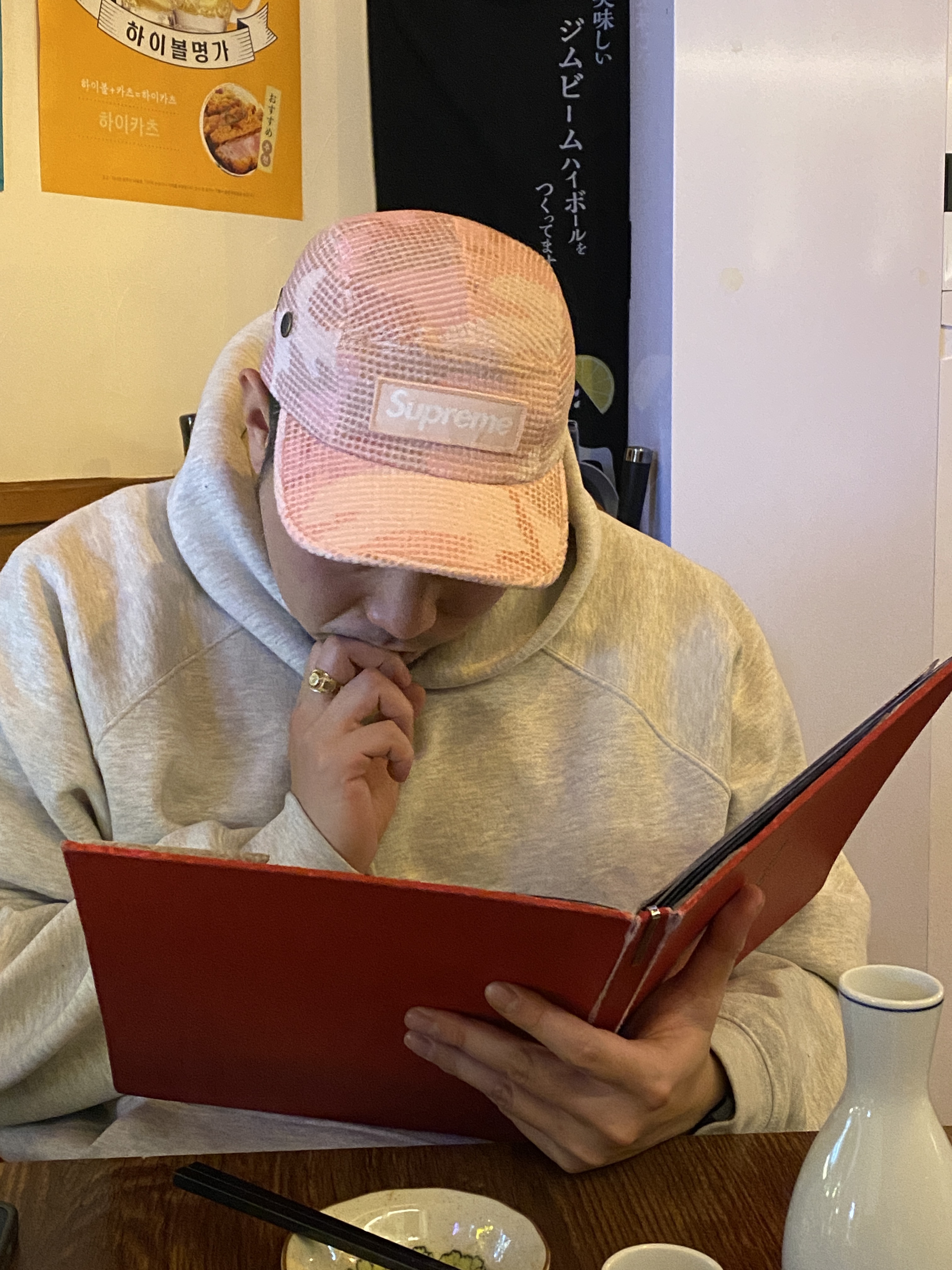 Supreme Camo Grid Velvet Camp Cap Pink Camo - 22FW, Essentials The Core Collection Hoodie Light Oatmeal 착용 스타일