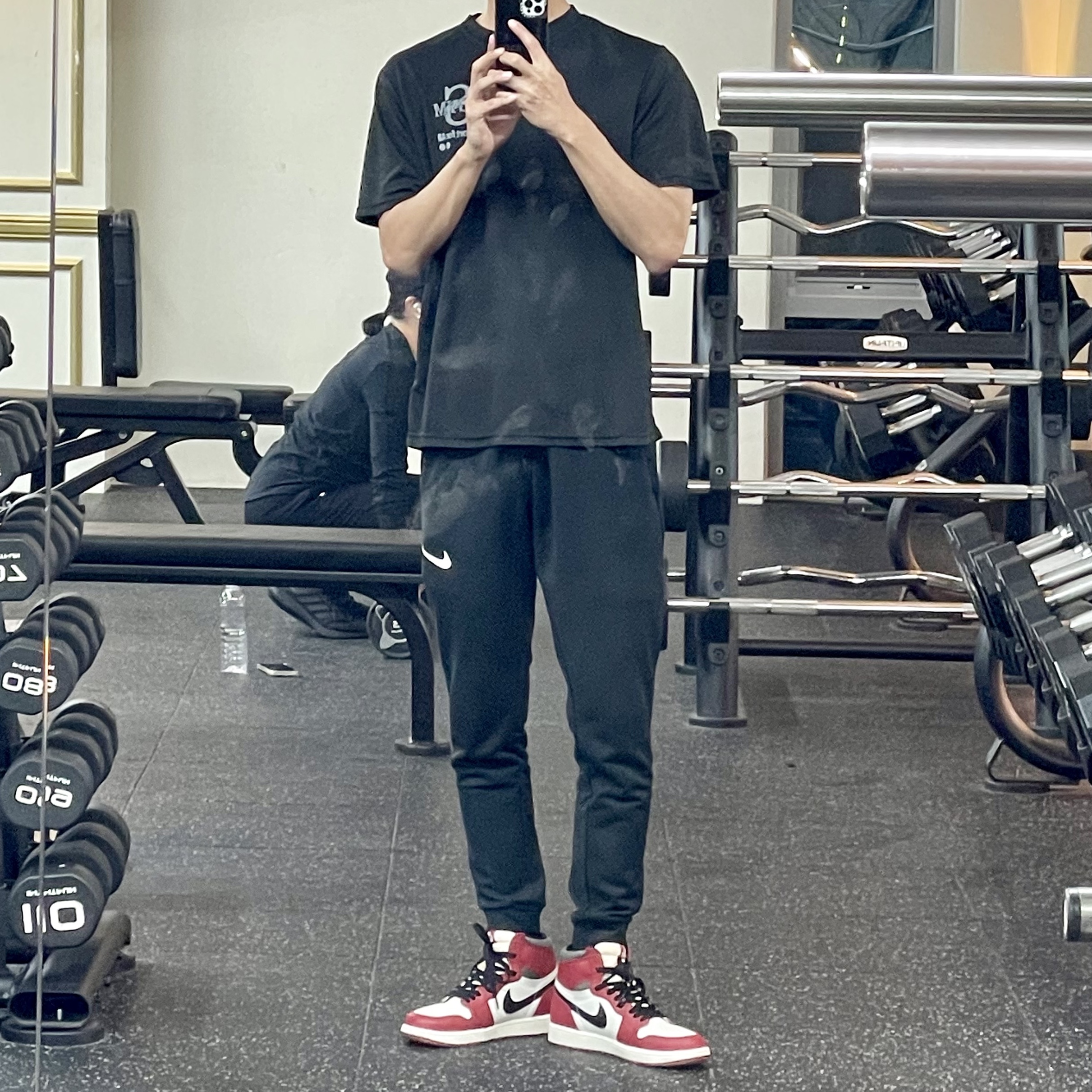 Jordan 1 x Travis Scott Retro Low OG SP Sail and Ridgerock, Jordan 1 Retro High OG Chicago 2022 착용 스타일 - 2