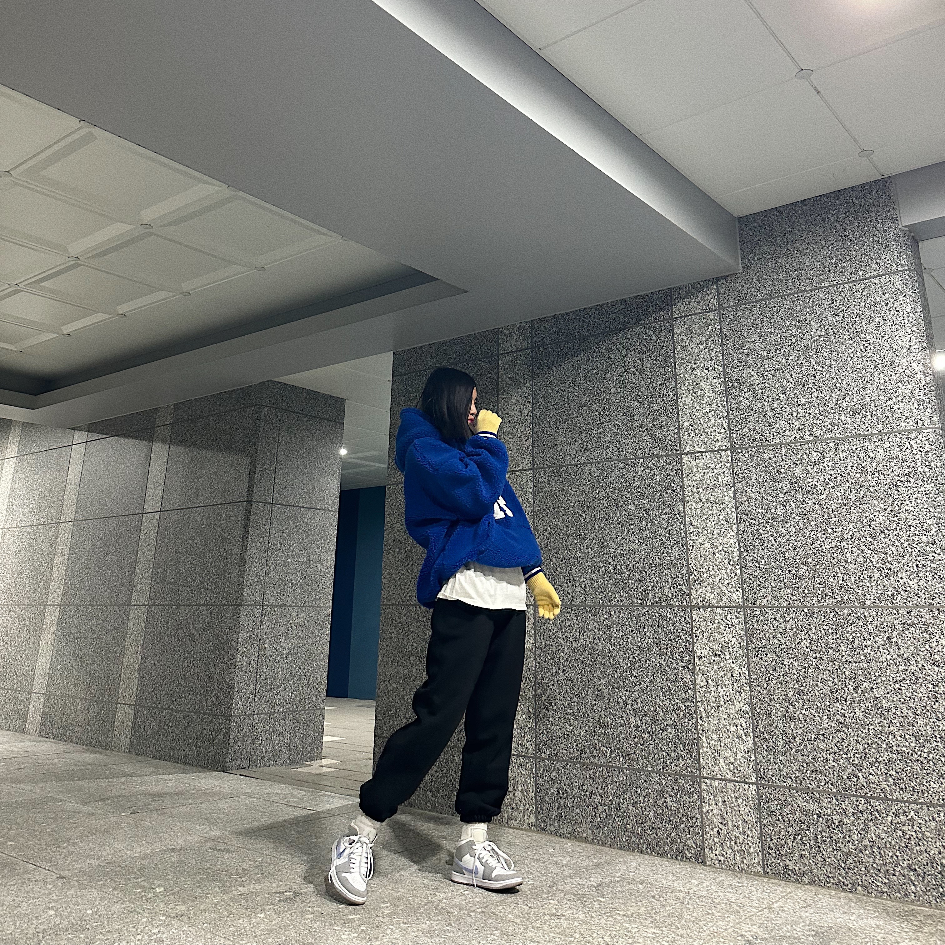 (W) Jordan 1 Mid Wolf Grey 착용 스타일 - 4