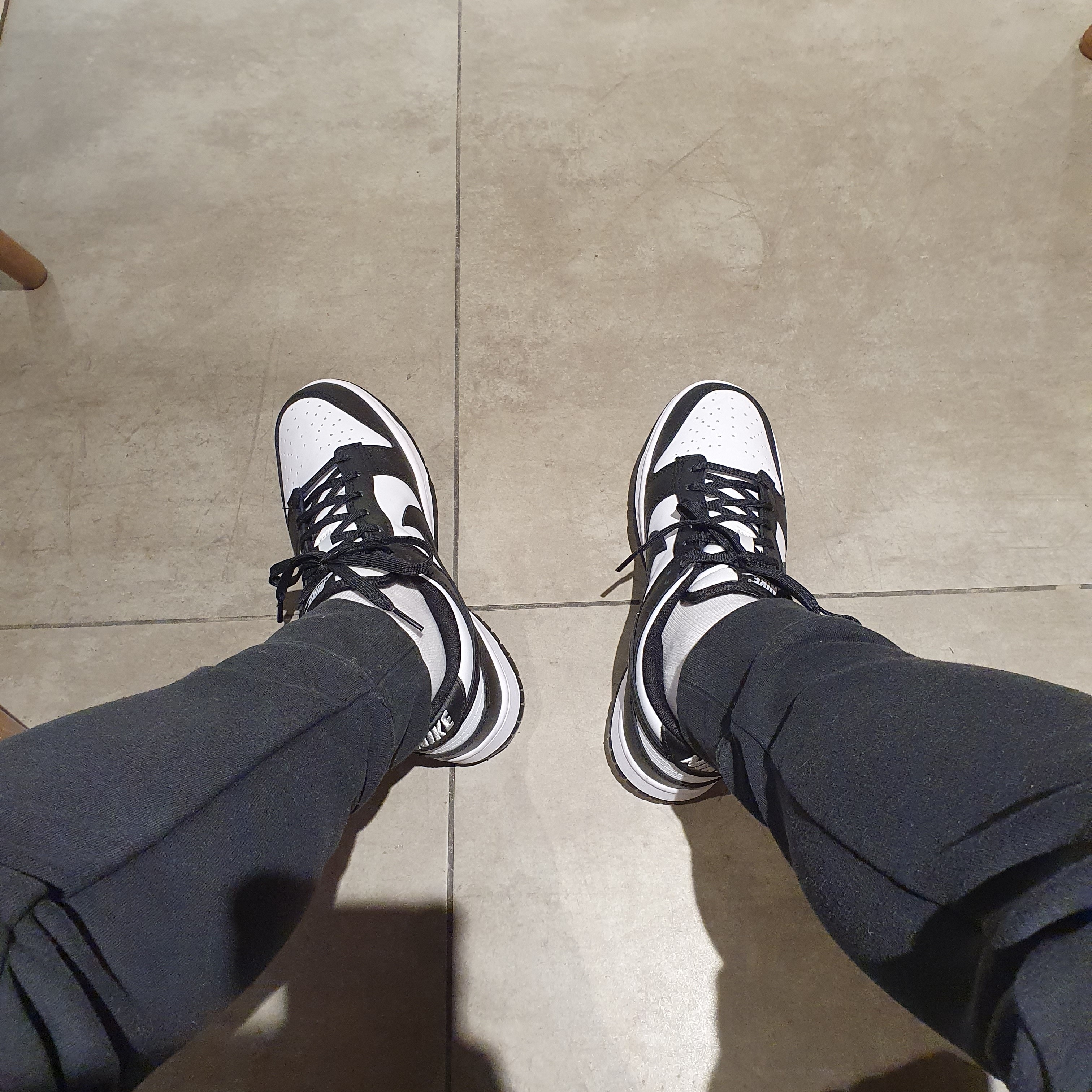 Nike Dunk Low Retro Black 착용 스타일 - 1