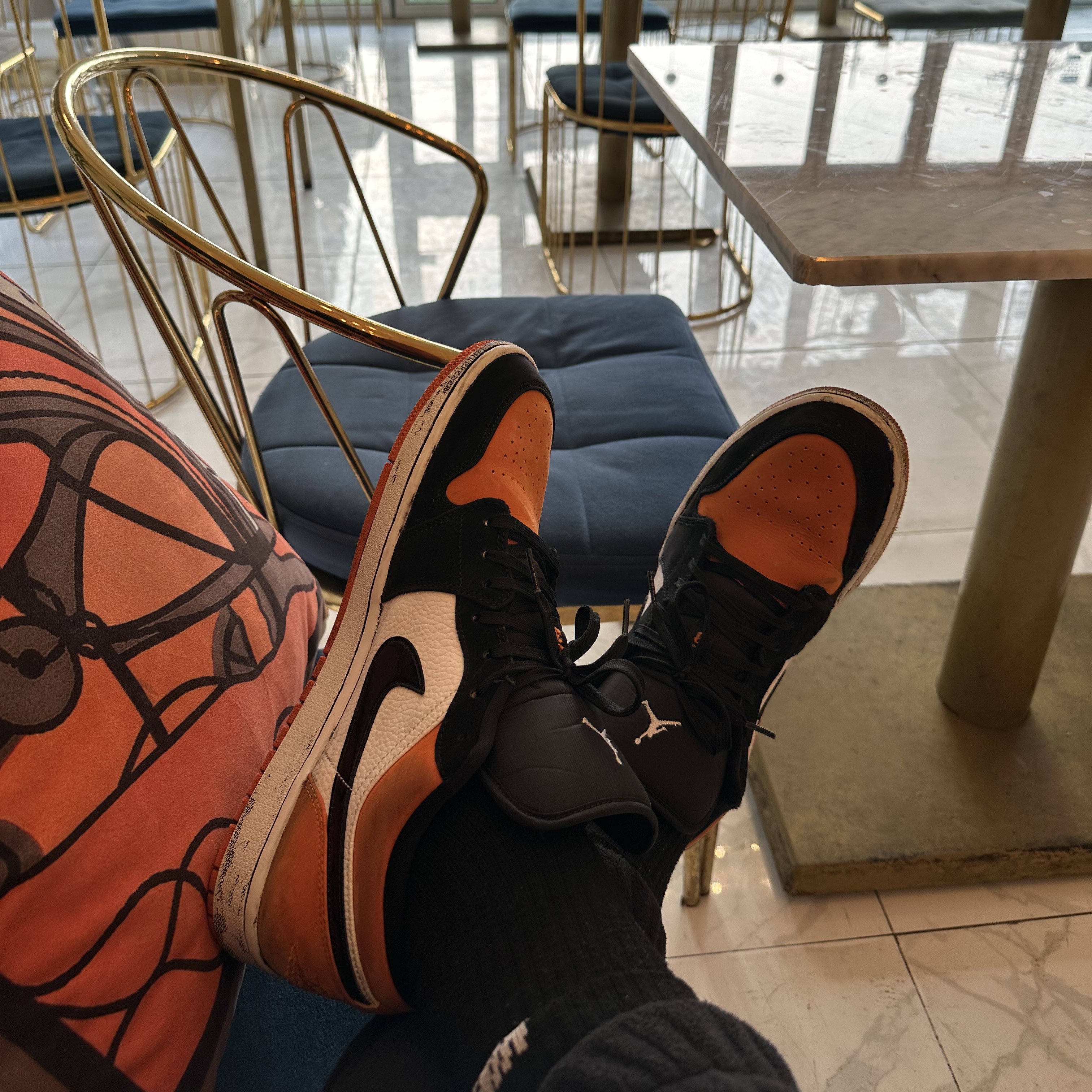 Jordan 1 Low Shattered Backboard 착용 스타일