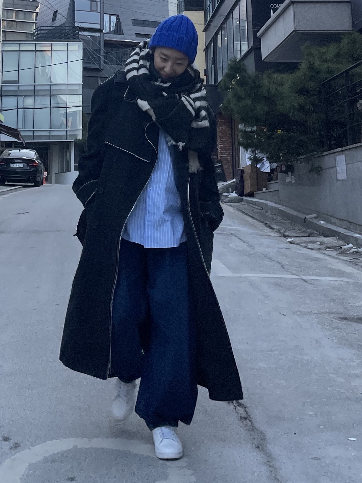 Zara x Ader Error Striped Poplin Shirt Stripe, Zara x Ader Error Wide Leg Jeans Blue 착용 스타일 - 1