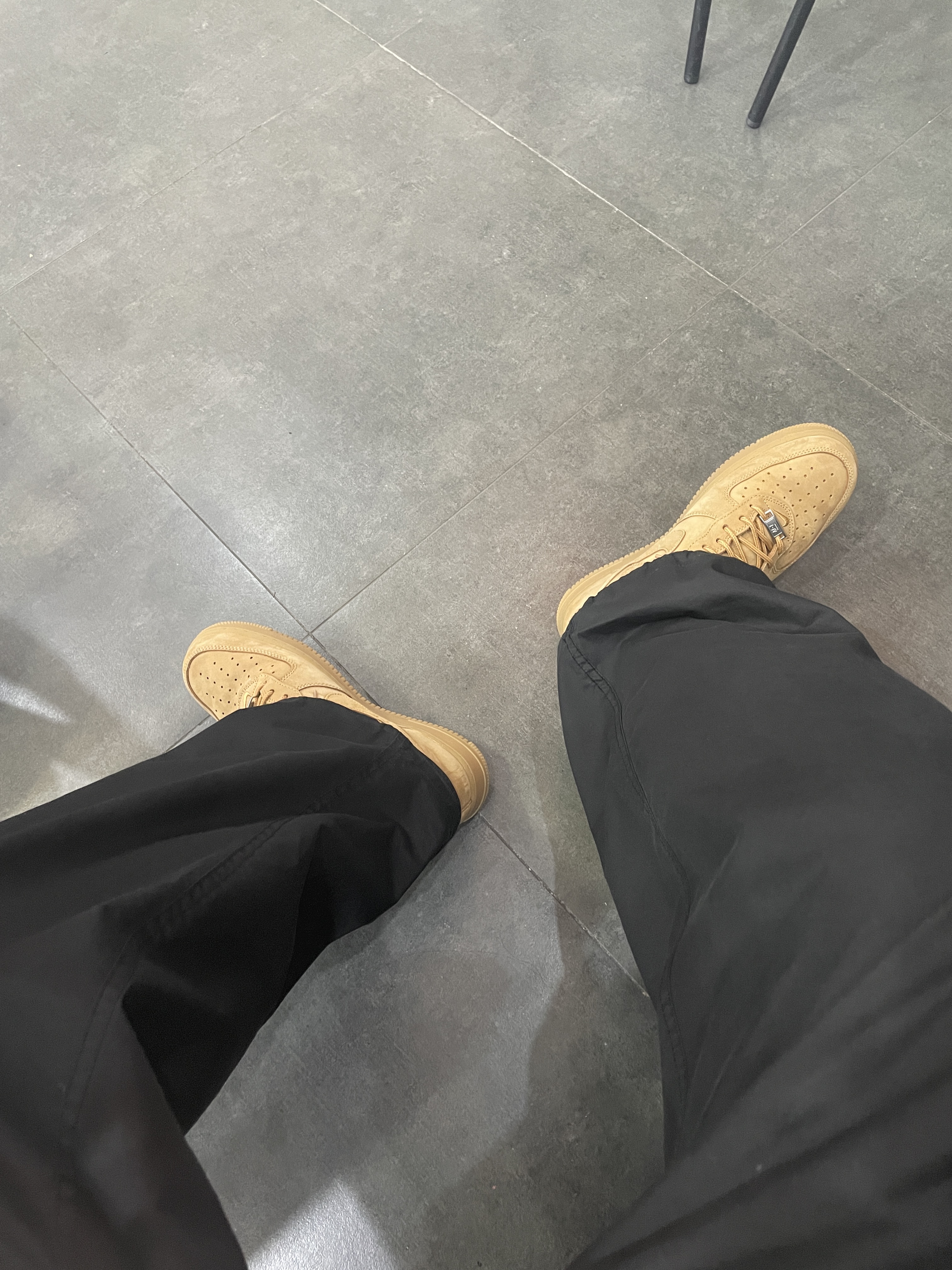 Nike x Supreme Air Force 1 Low Flax 착용 스타일