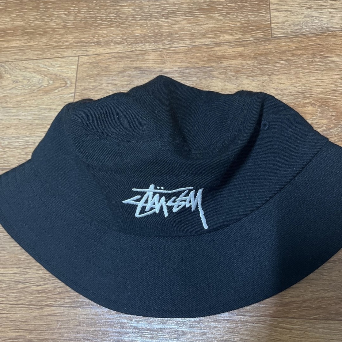 Stussy Stock Bucket Hat Black 착용 스타일