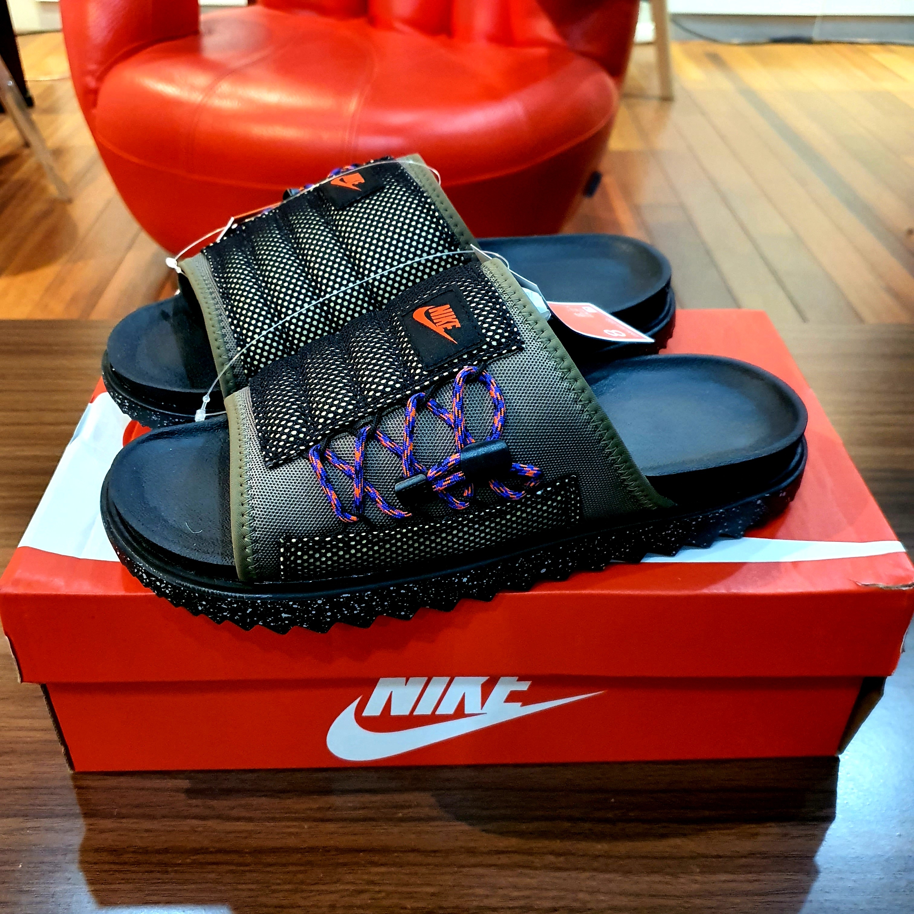 Nike Asuna Slide Medium Olive 착용 스타일
