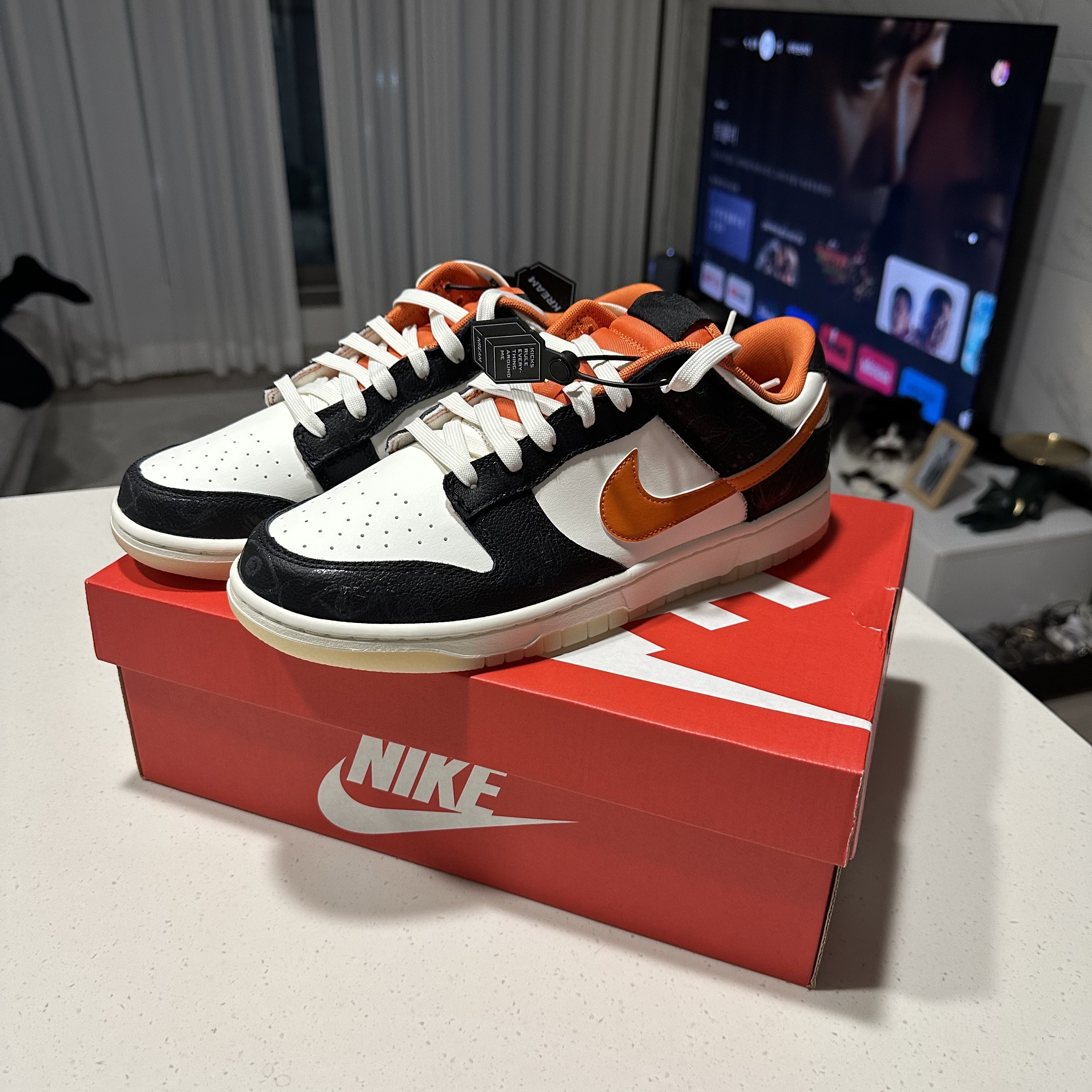 Nike Dunk Low Retro PRM Halloween 착용 스타일