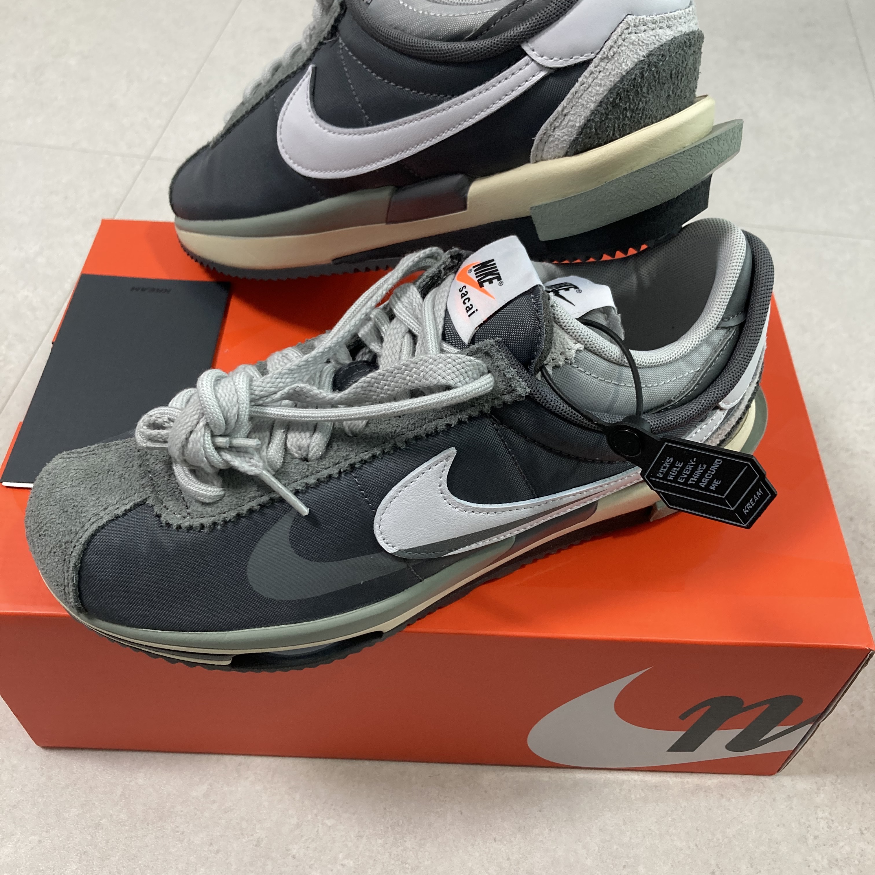 Nike x Sacai Zoom Cortez SP Iron Grey 착용 스타일