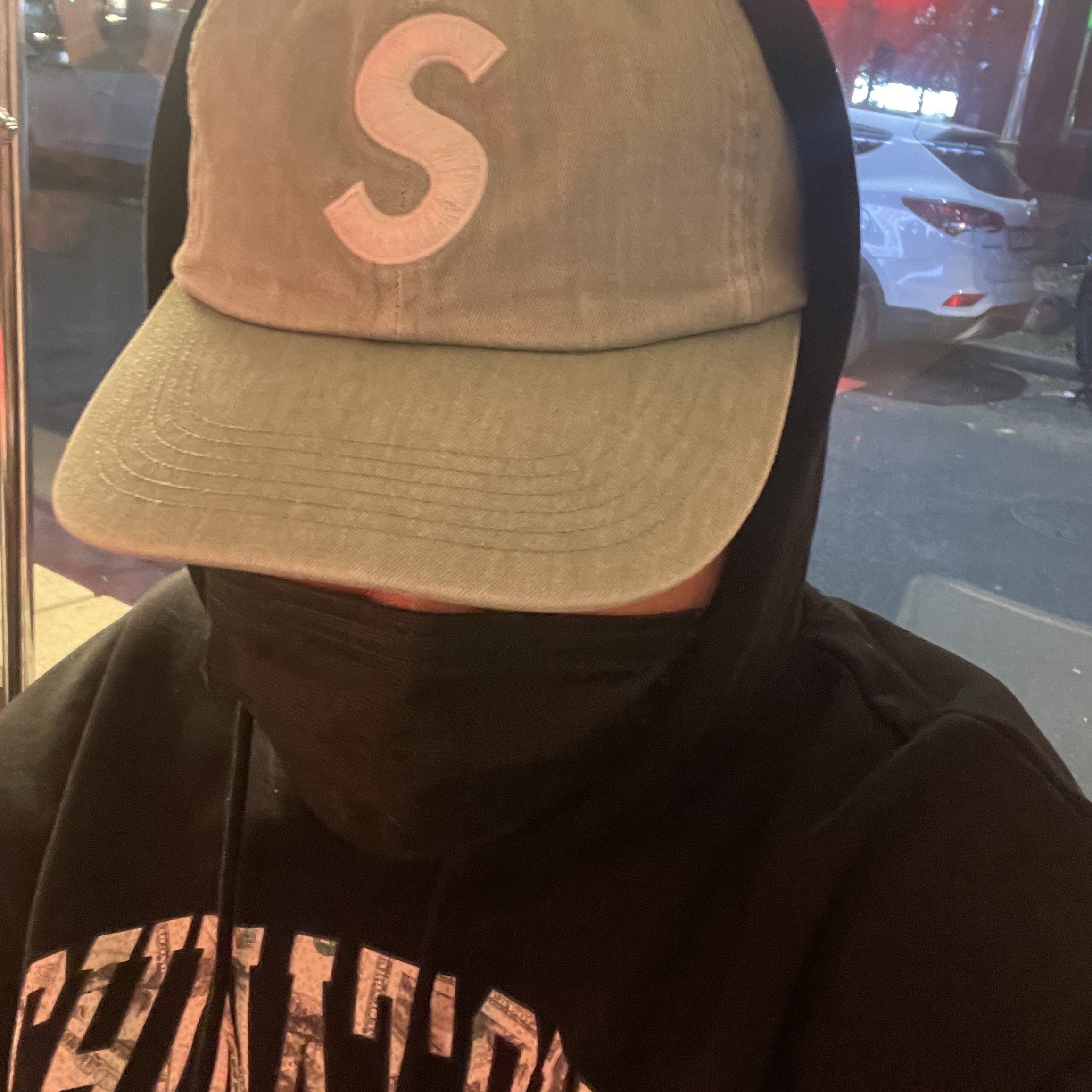 Supreme Pigment Print S Logo 6-Panel Light Sage - 22FW 착용 스타일