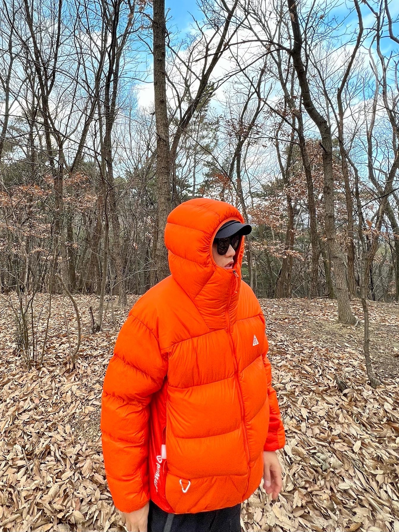 Nike ACG Therma-Fit ADV Lunar Lake Puffer Jacket Safety Orange - Asia, Nike ACG Smith Summit Cargo Pants Black Summit White - Asia 착용 스타일 - 2