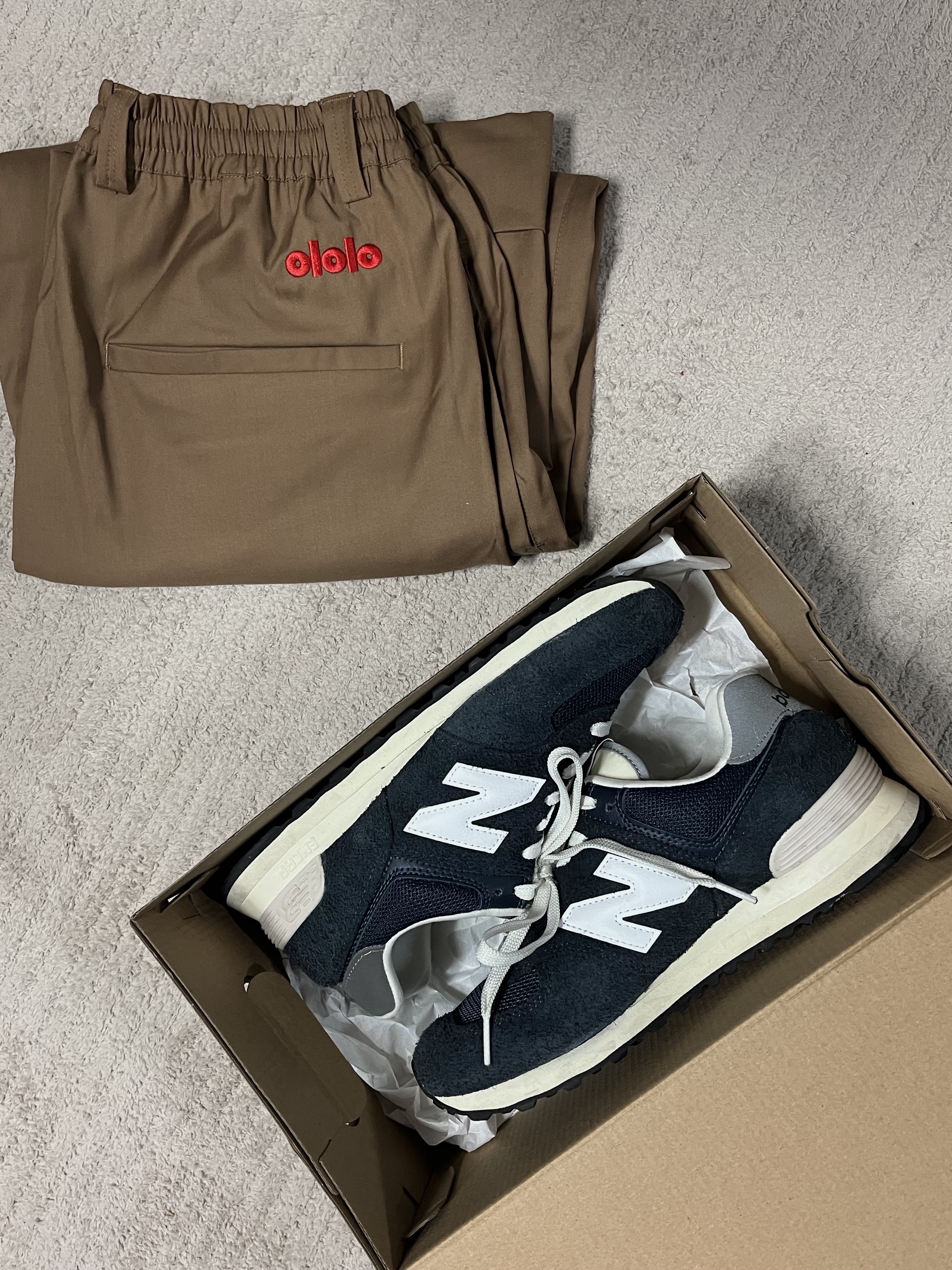 New Balance 574 Heritage Navy 착용 스타일 - 2