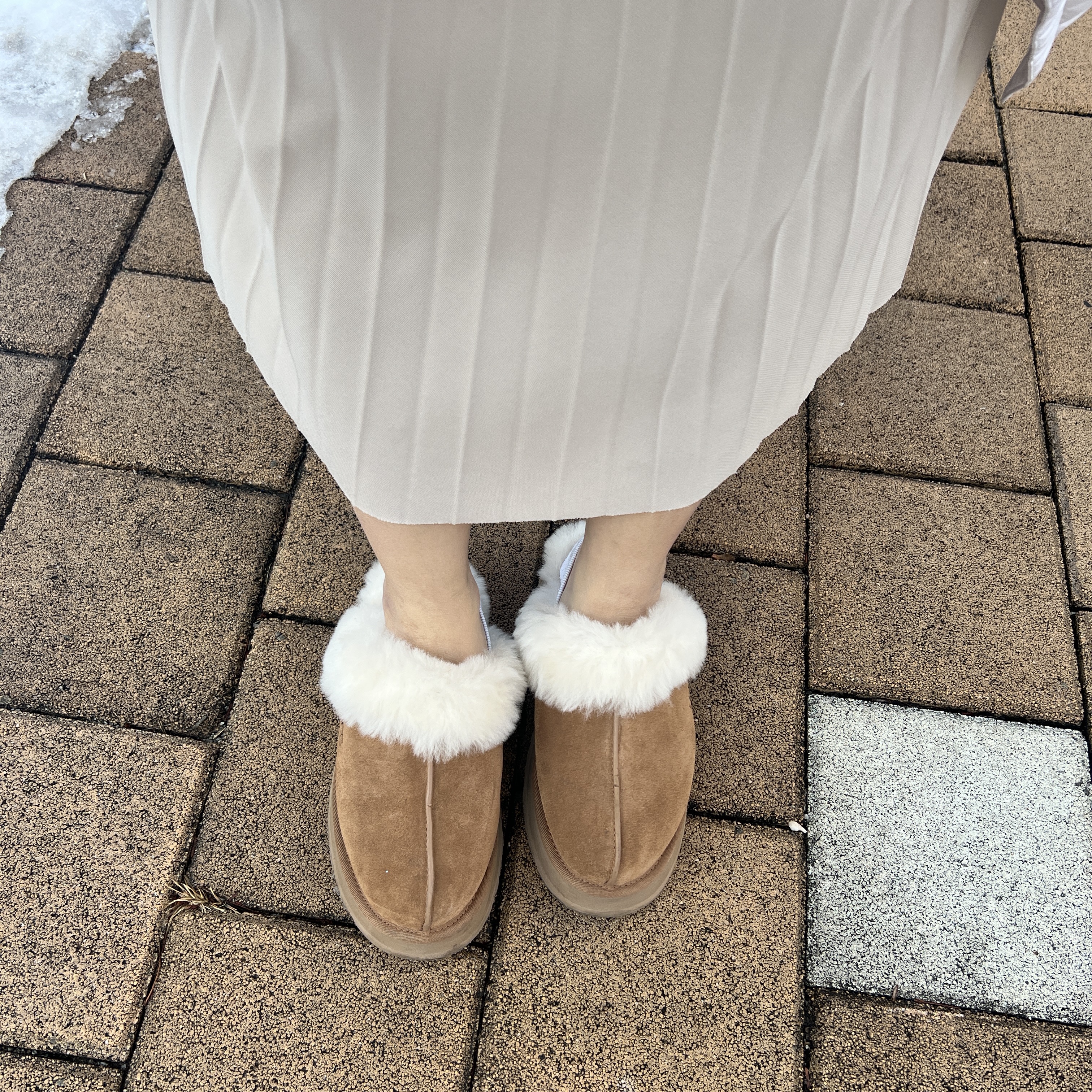 (W) UGG Disquette Slipper Chestnut 착용 스타일 - 2
